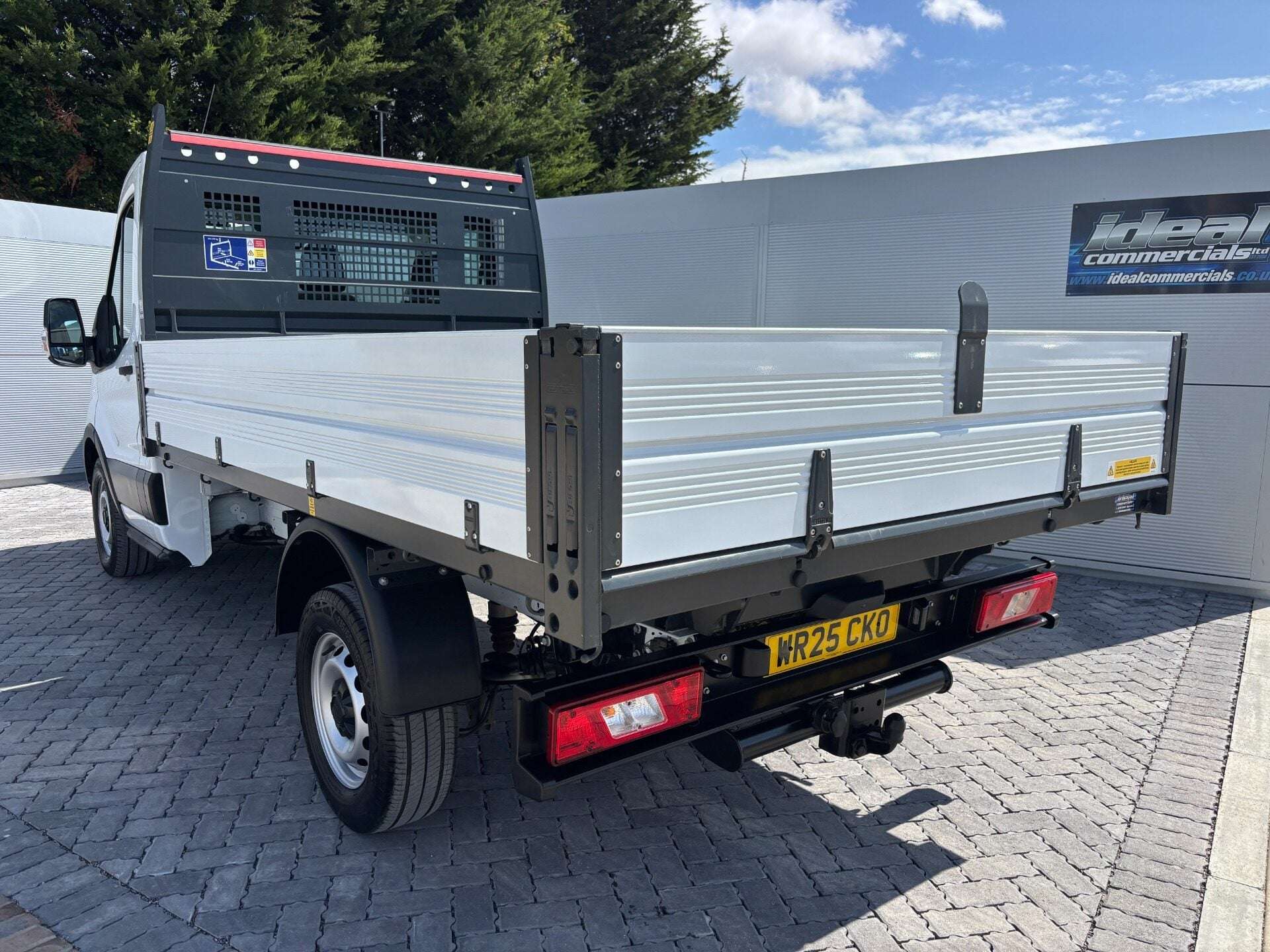 A 2025 FORD TRANSIT 350 Drw L2 165ps Single Cab Tipper - Rear Camera A 2025 FORD TRANSIT 350 Drw L2 165ps Single Cab Tipper - Rear Camera