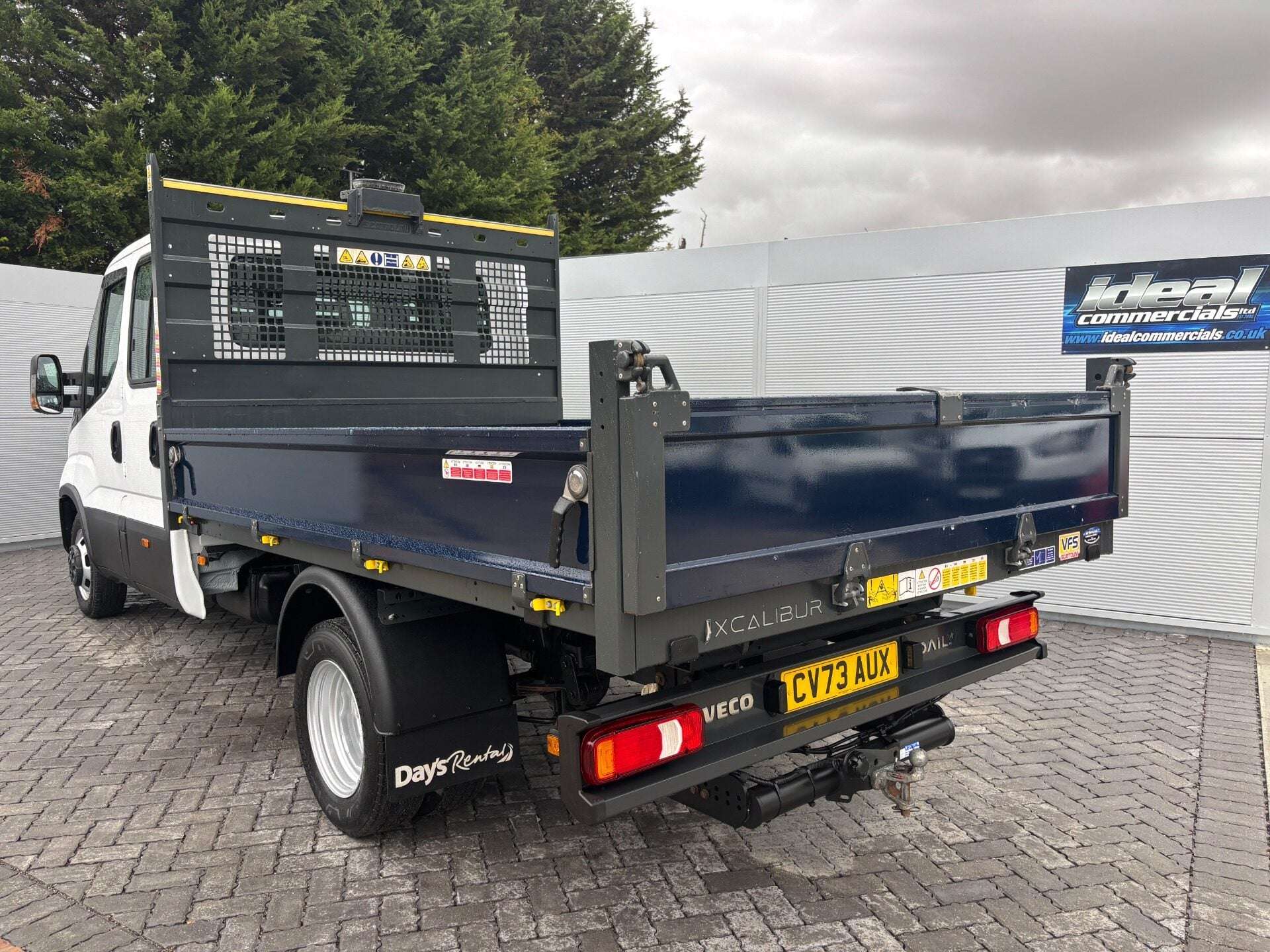 A 2024 IVECO DAILY 35C14D Hi-Matic Crew Cab Tipper A 2024 IVECO DAILY 35C14D Hi-Matic Crew Cab Tipper