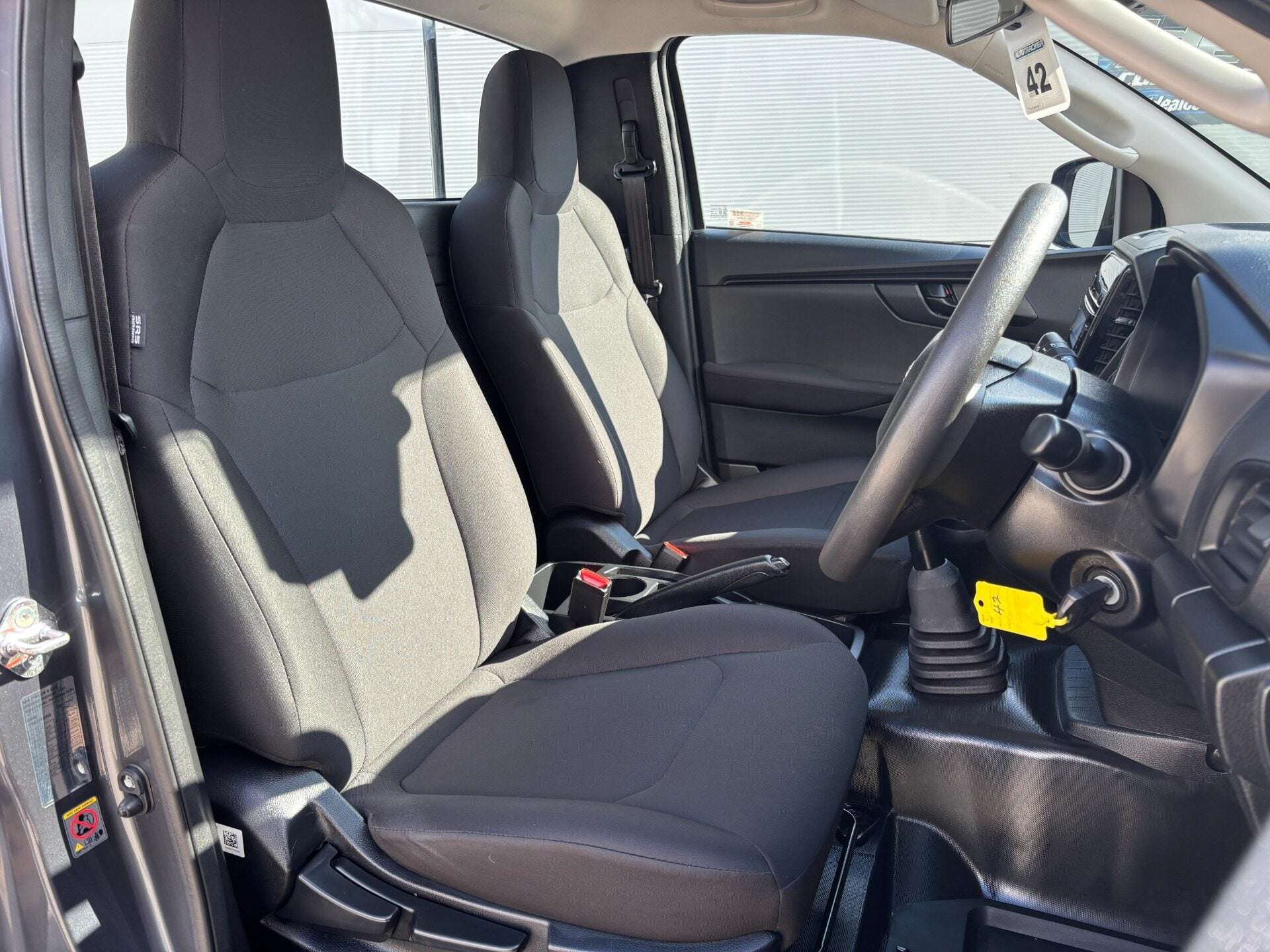 A 2021 ISUZU D-MAX Utility Single Cab 4x4 Pickup A 2021 ISUZU D-MAX Utility Single Cab 4x4 Pickup