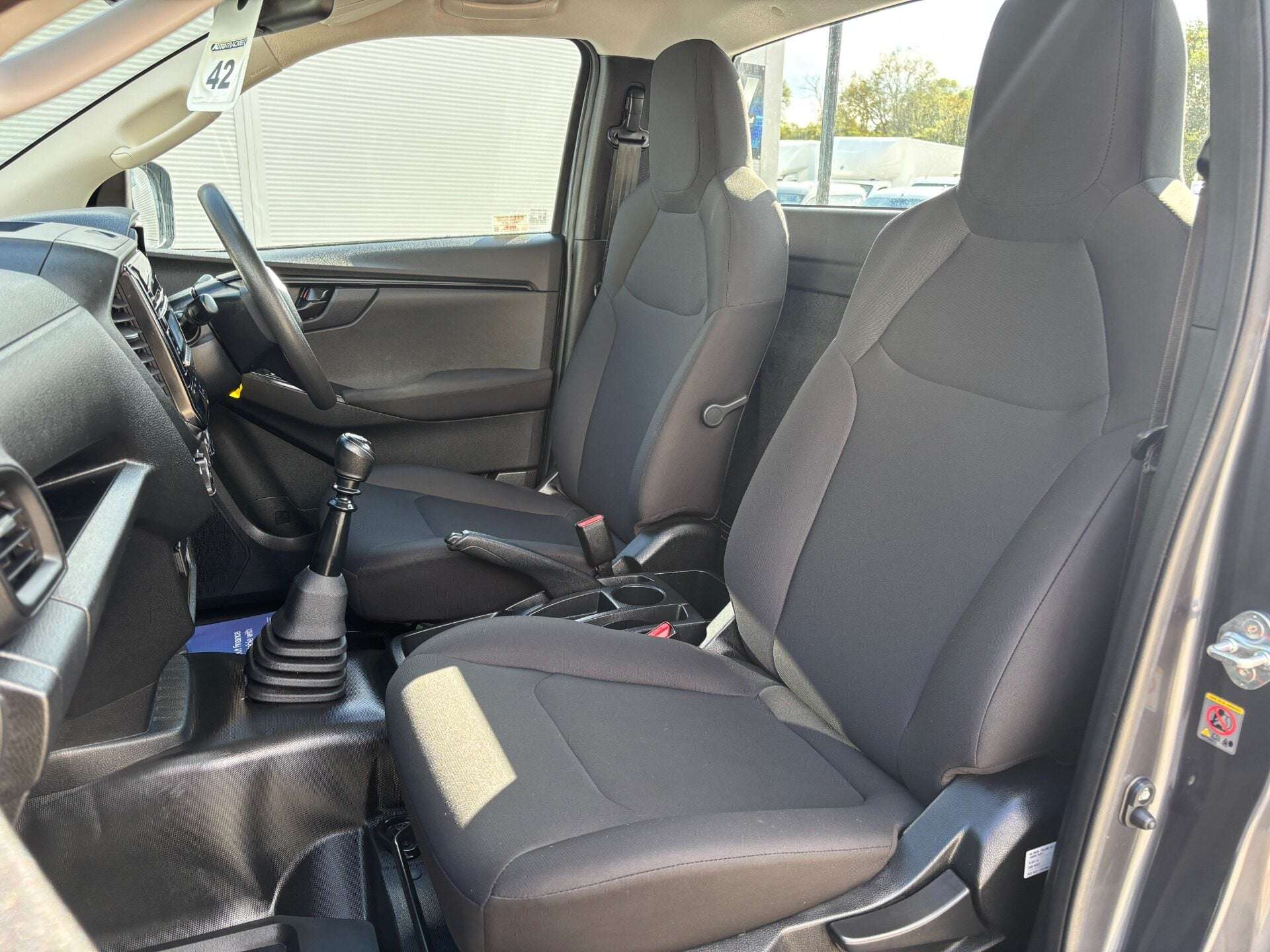 A 2021 ISUZU D-MAX Utility Single Cab 4x4 Pickup A 2021 ISUZU D-MAX Utility Single Cab 4x4 Pickup
