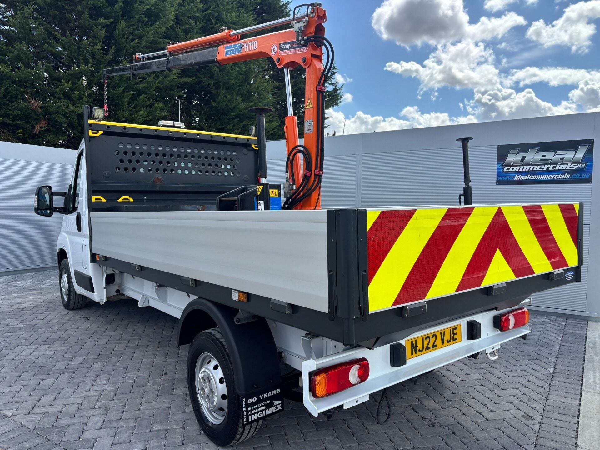 A 2022 CITROEN RELAY 35 L3 140 ps Dropside - PH110 Crane - Air Con A 2022 CITROEN RELAY 35 L3 140 ps Dropside - PH110 Crane - Air Con