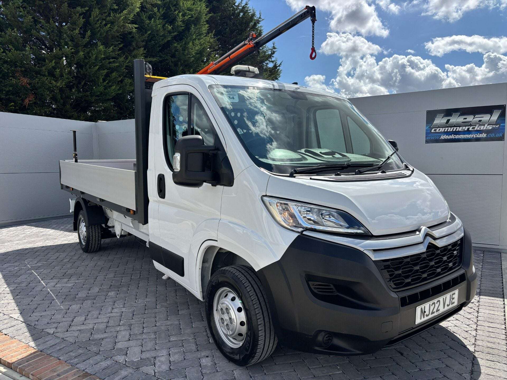 A 2022 CITROEN RELAY 35 L3 140 ps Dropside - PH110 Crane - Air Con A 2022 CITROEN RELAY 35 L3 140 ps Dropside - PH110 Crane - Air Con