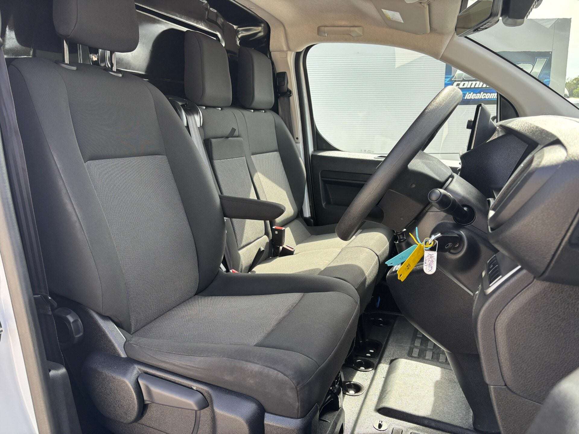 A 2024 CITROEN DISPATCH 120 ps Driver XL Panel Van A 2024 CITROEN DISPATCH 120 ps Driver XL Panel Van