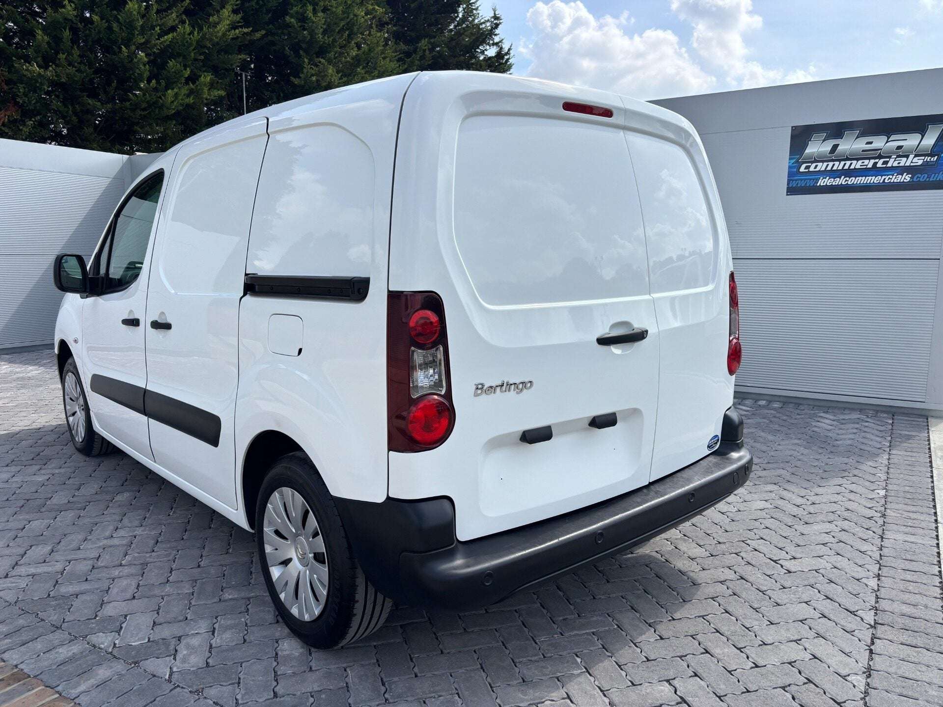 A 2019 CITROEN BERLINGO L1 625 Enterprise Panel Van - Direct from the MOD A 2019 CITROEN BERLINGO L1 625 Enterprise Panel Van - Direct from the MOD