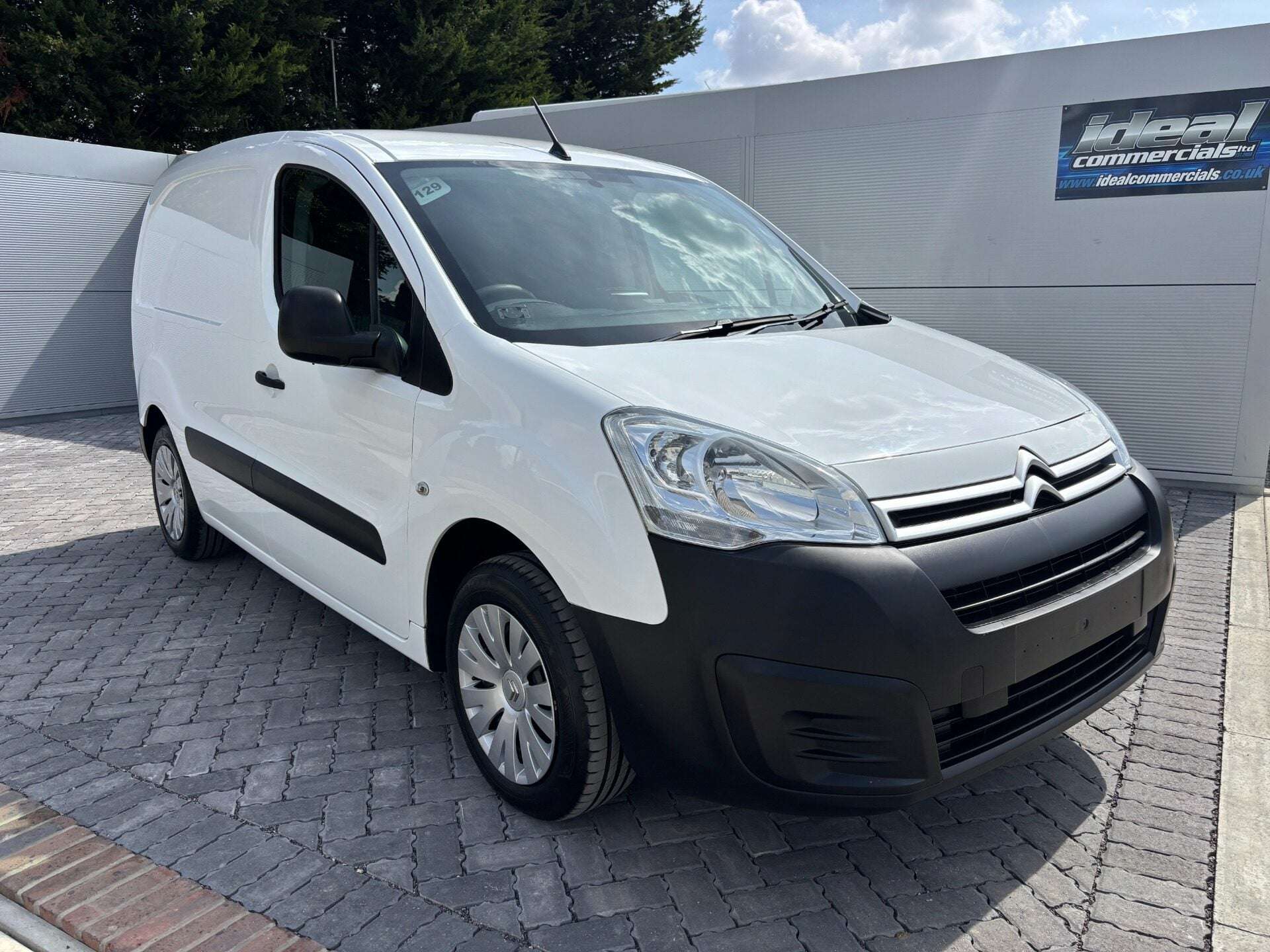 A 2019 CITROEN BERLINGO L1 625 Enterprise Panel Van - Direct from the MOD A 2019 CITROEN BERLINGO L1 625 Enterprise Panel Van - Direct from the MOD