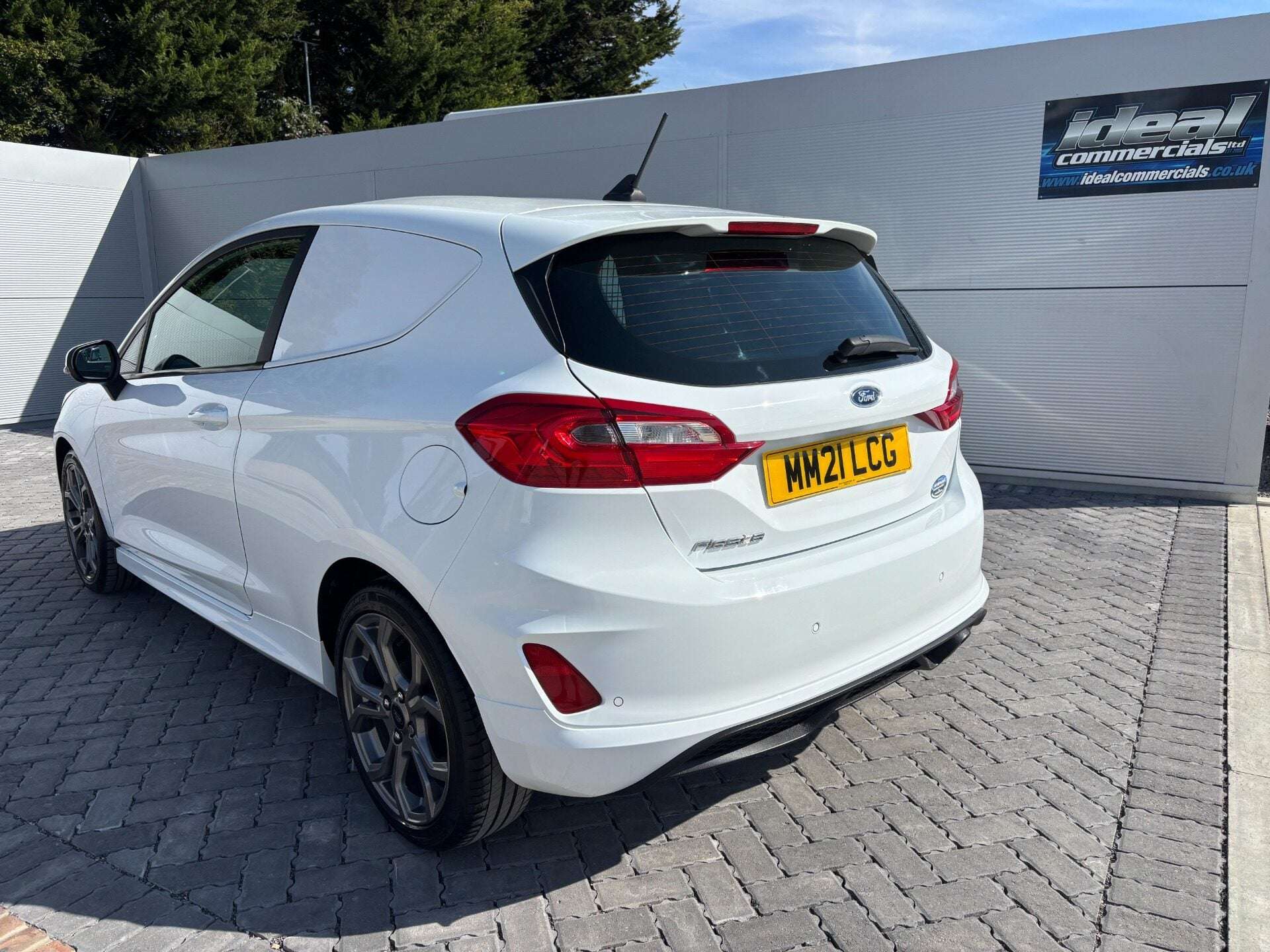 A 2021 FORD FIESTA Sport Ecoboost 125 ps Panel Van - Sat Nav / Rear Sensors A 2021 FORD FIESTA Sport Ecoboost 125 ps Panel Van - Sat Nav / Rear Sensors