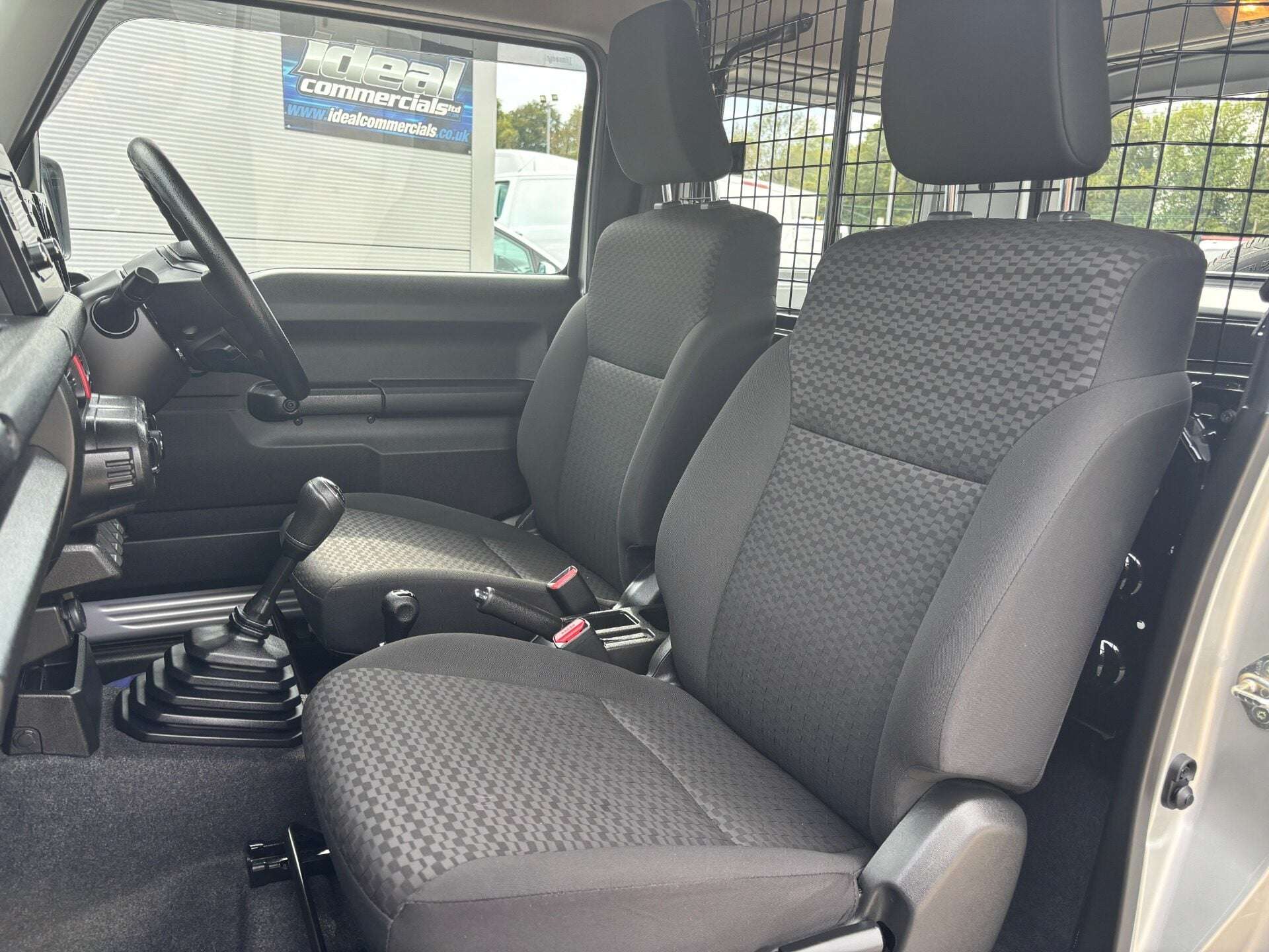 A 2022 SUZUKI JIMNY 1.5 LCV ALLGRIP Euro 6 3dr A 2022 SUZUKI JIMNY 1.5 LCV ALLGRIP Euro 6 3dr