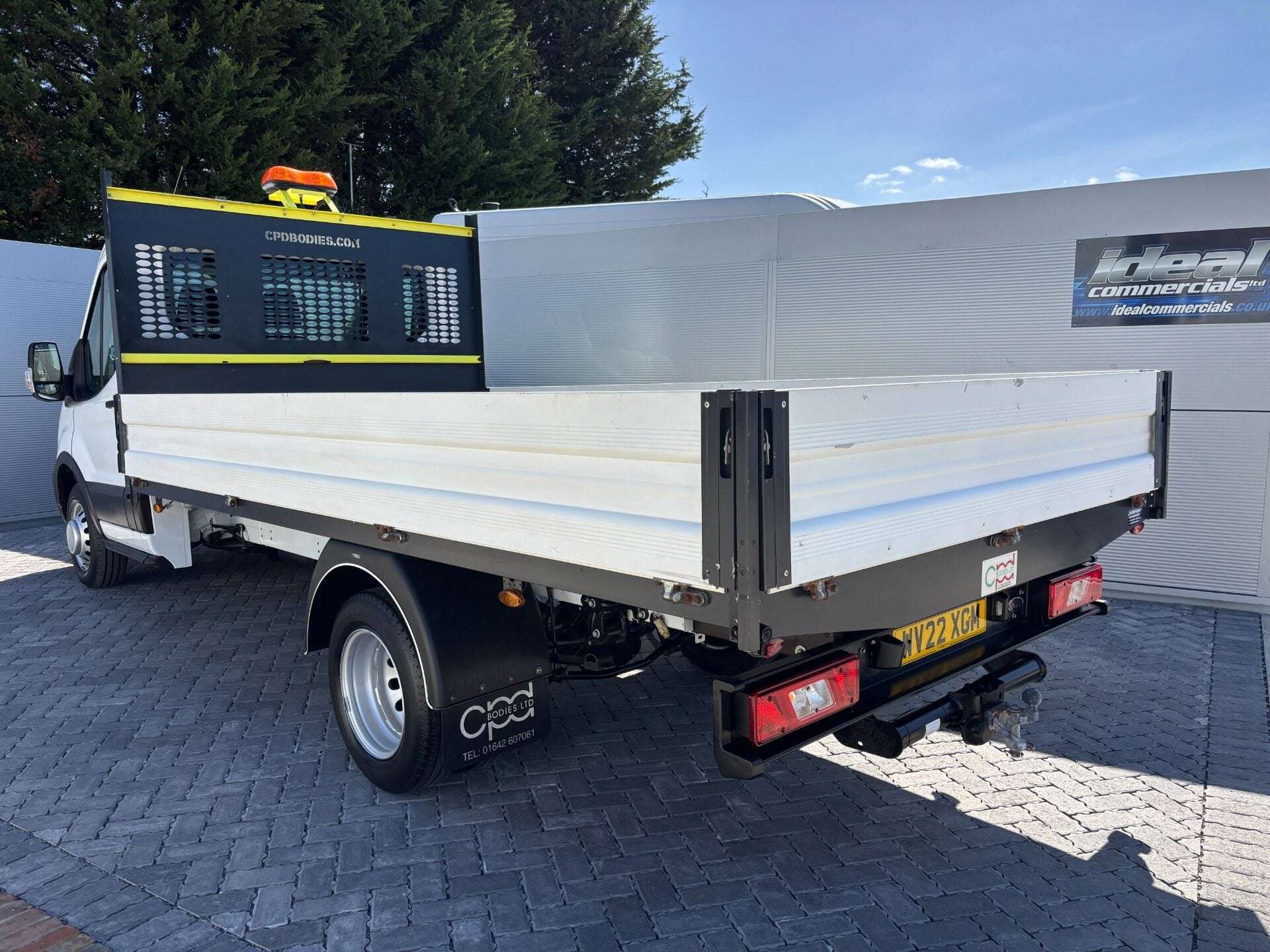 A 2022 FORD TRANSIT 350 Drw L4 130 ps Dropside Truck A 2022 FORD TRANSIT 350 Drw L4 130 ps Dropside Truck