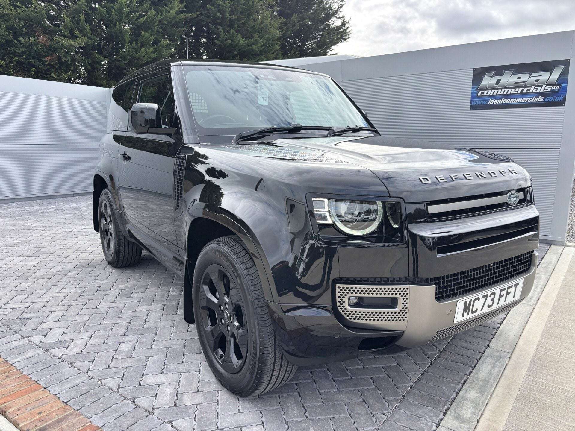 A 2023 LAND ROVER DEFENDER 90 D300 Hard Top X-Dynamic HSE A 2023 LAND ROVER DEFENDER 90 D300 Hard Top X-Dynamic HSE
