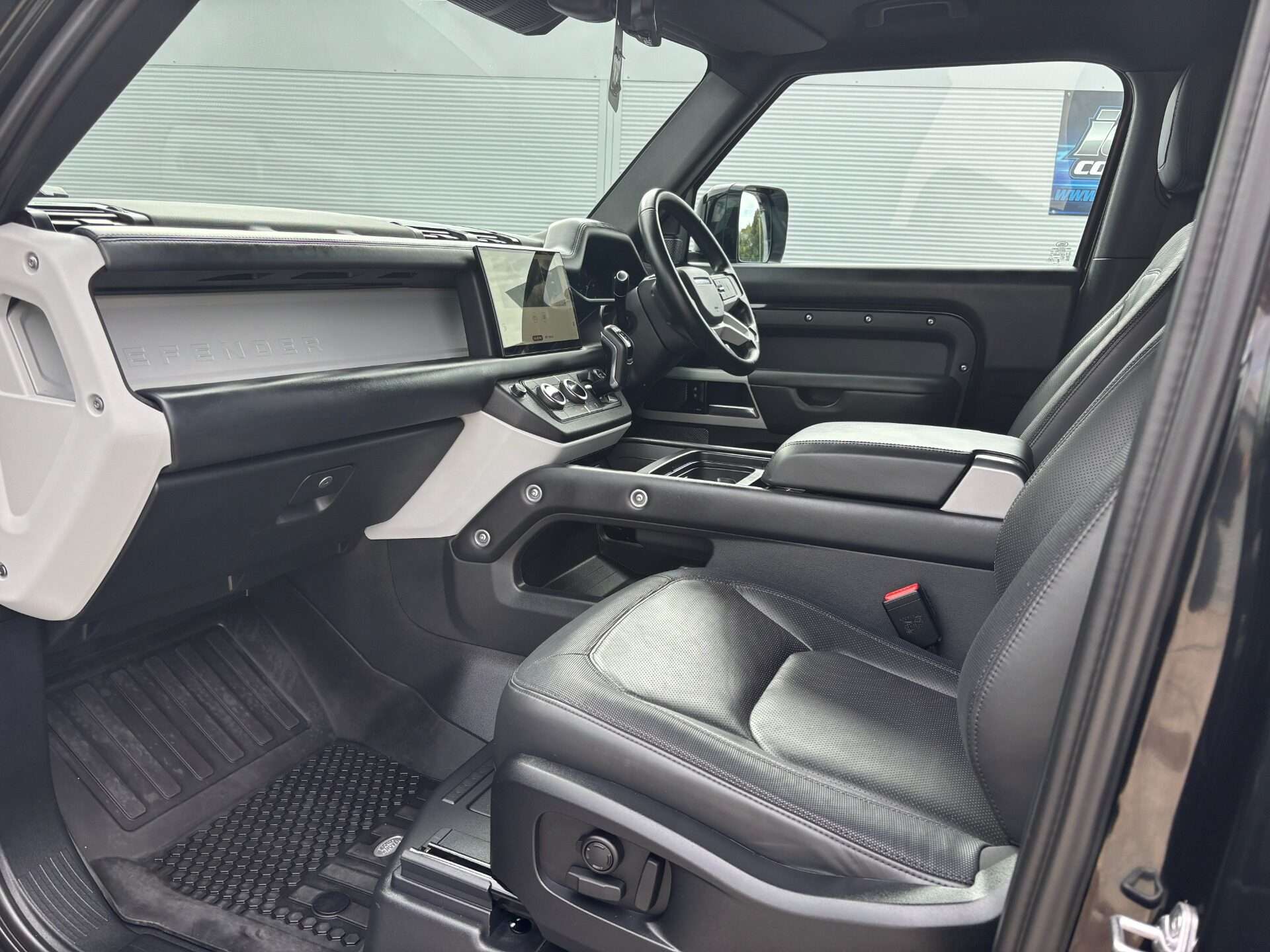 2023 LAND ROVER DEFENDER 90 2023 LAND ROVER DEFENDER 90