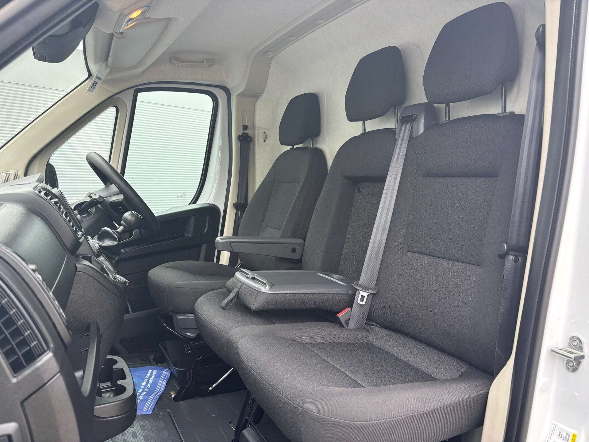 A 2025 CITROEN RELAY 35 L3H3 140 ps Enterprise Panel Van A 2025 CITROEN RELAY 35 L3H3 140 ps Enterprise Panel Van