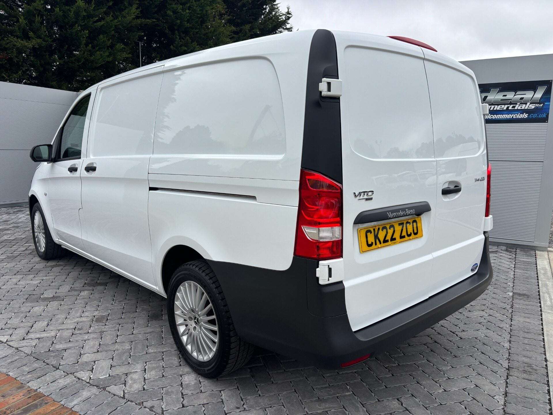 A 2022 MERCEDES-BENZ VITO 114 Progressive L2 Panel Van - Air Con / Rear Camera A 2022 MERCEDES-BENZ VITO 114 Progressive L2 Panel Van - Air Con / Rear Camera