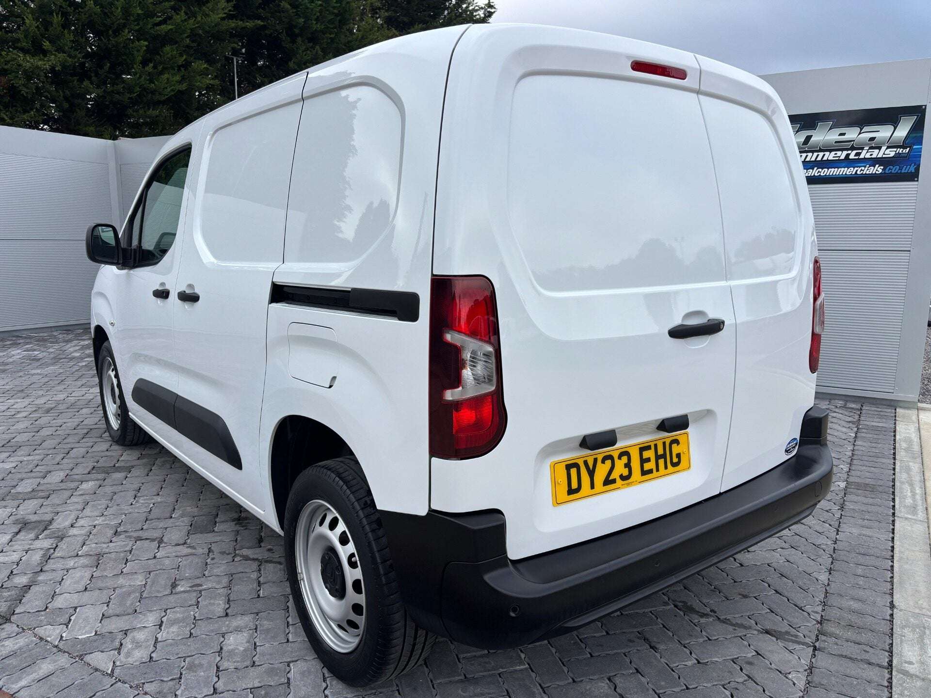 A 2023 CITROEN BERLINGO 1000 Enterprise Edition M 102 ps BlueHDi A 2023 CITROEN BERLINGO 1000 Enterprise Edition M 102 ps BlueHDi