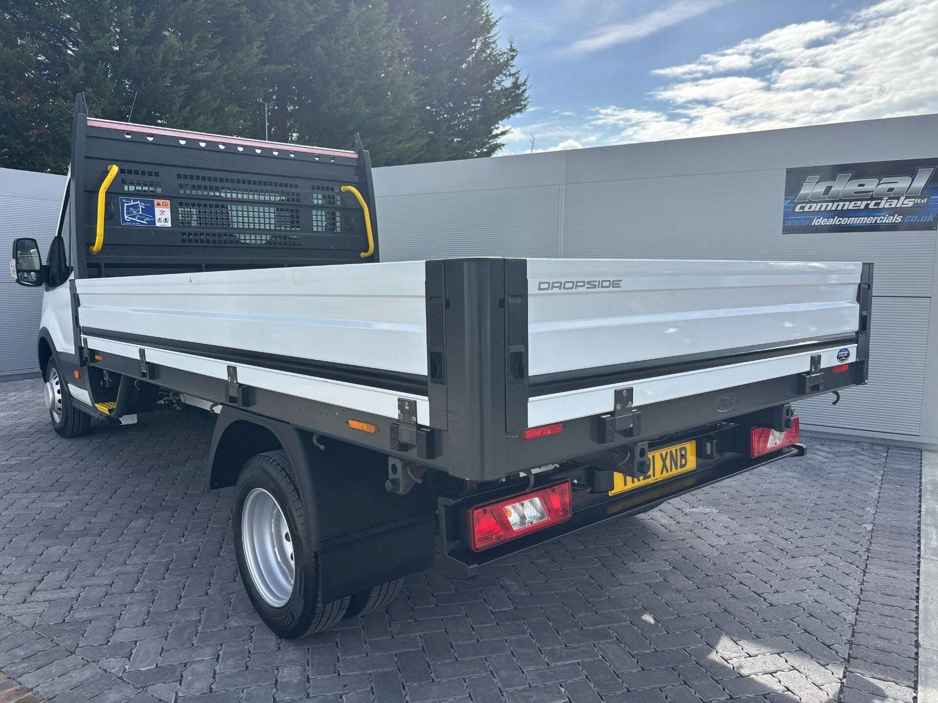 A 2021 FORD TRANSIT 350 Drw L3 Leader 130 ps Dropside Truck A 2021 FORD TRANSIT 350 Drw L3 Leader 130 ps Dropside Truck