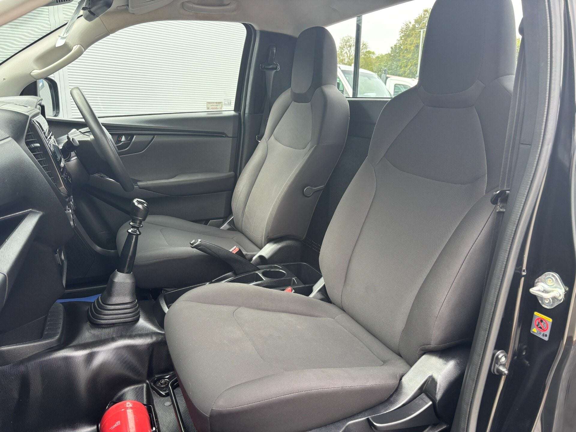 A 2022 ISUZU D-MAX 1.9 TD Utility 4x4 Single Cab Pickup A 2022 ISUZU D-MAX 1.9 TD Utility 4x4 Single Cab Pickup