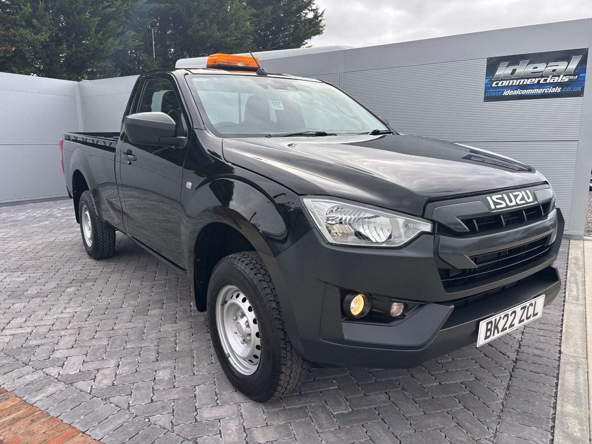 A 2022 ISUZU D-MAX 1.9 TD Utility 4x4 Single Cab Pickup A 2022 ISUZU D-MAX 1.9 TD Utility 4x4 Single Cab Pickup