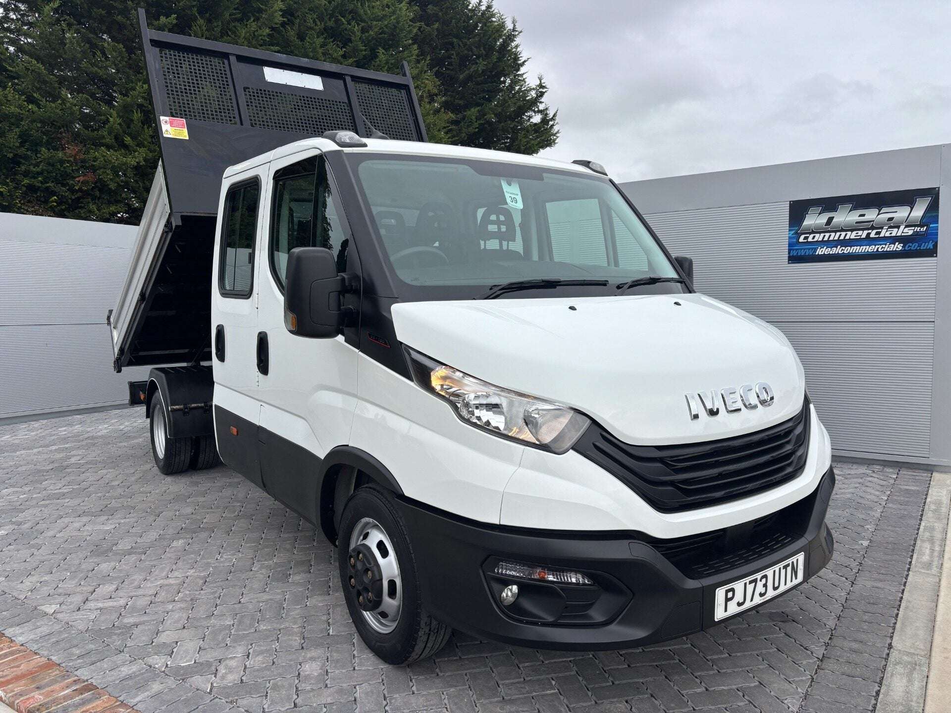 A 2023 IVECO DAILY 35C18HDB Crew Cab Tipper - Business A 2023 IVECO DAILY 35C18HDB Crew Cab Tipper - Business