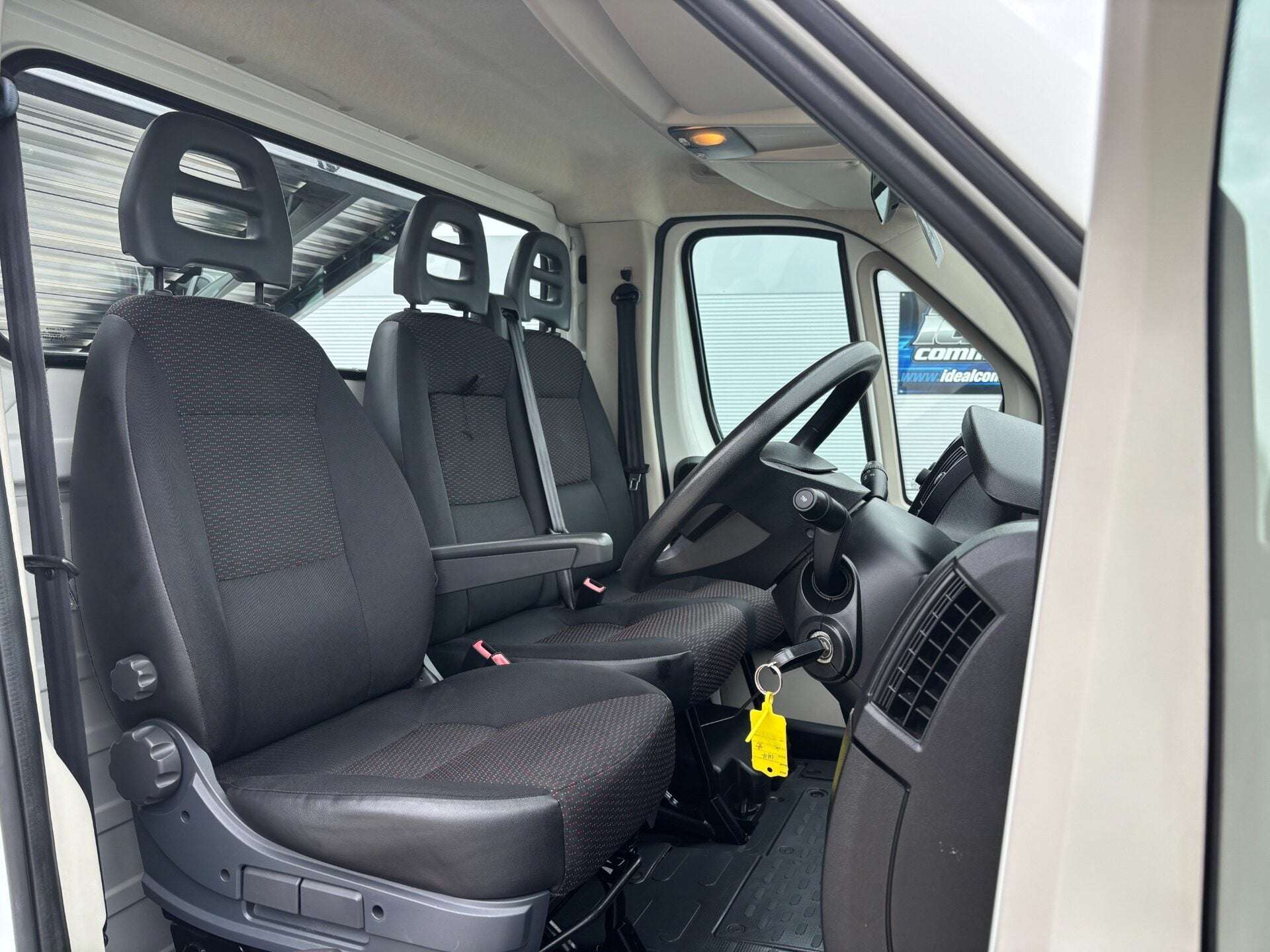 A 2016 CITROEN RELAY 35 L2 Single Cab Tipper - Air Con / New Body A 2016 CITROEN RELAY 35 L2 Single Cab Tipper - Air Con / New Body