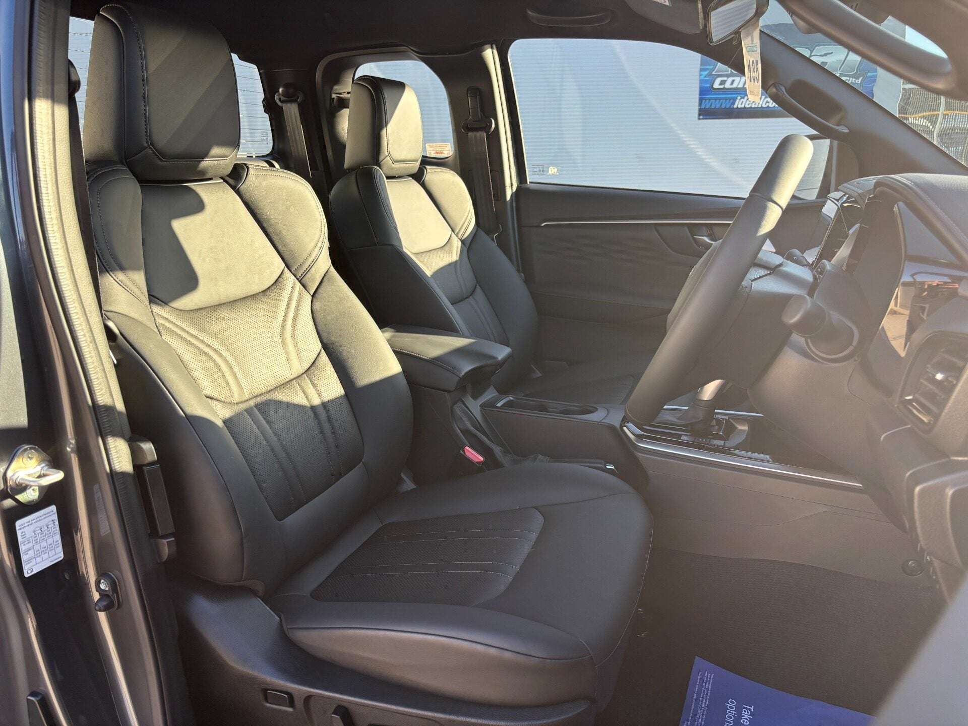 A 2026 ISUZU D-MAX DL40 4x4 Extended Cab 2.2 Automatic Pickup - In Stock! A 2026 ISUZU D-MAX DL40 4x4 Extended Cab 2.2 Automatic Pickup - In Stock!