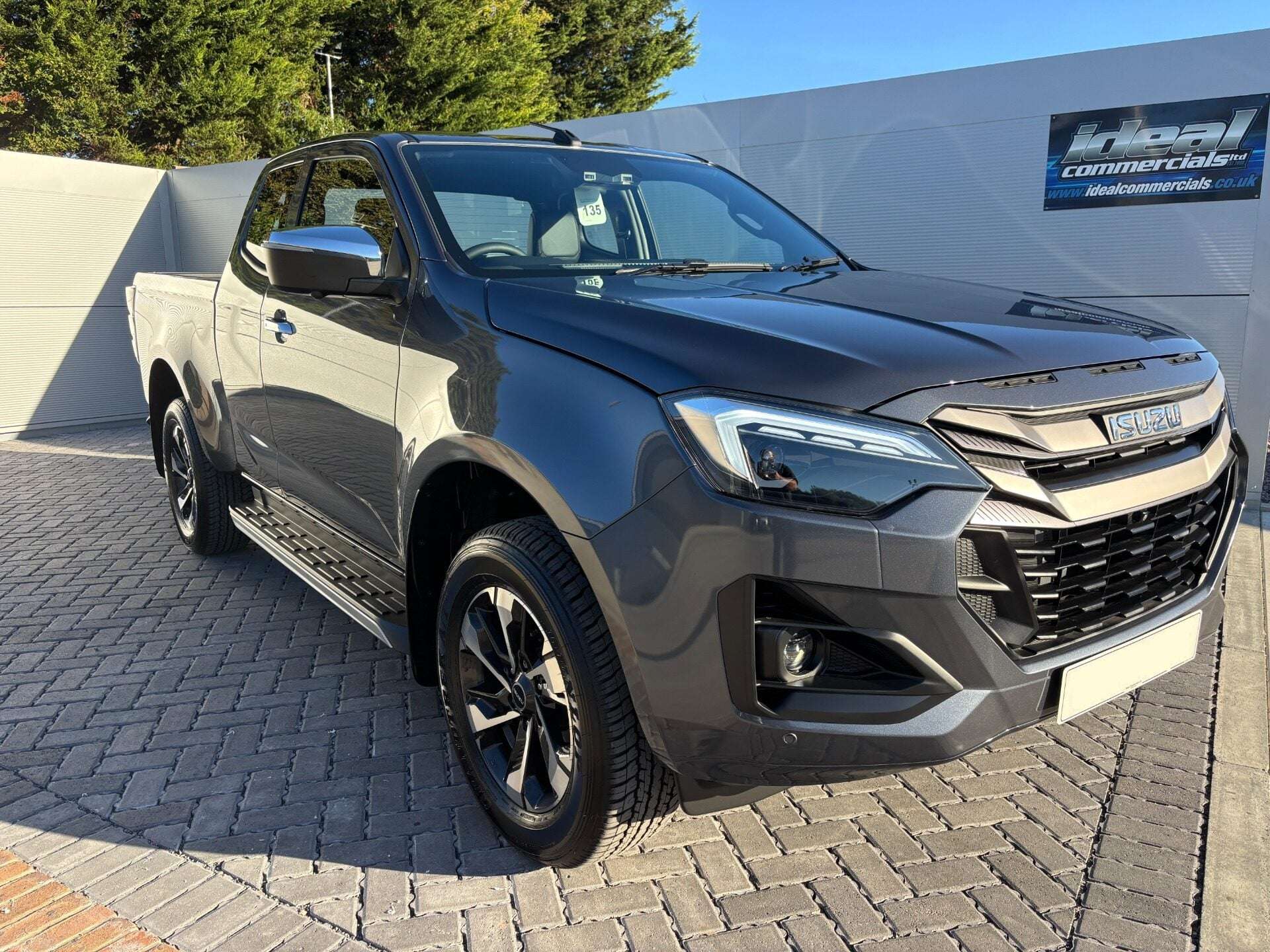A 2026 ISUZU D-MAX DL40 4x4 Extended Cab 2.2 Automatic Pickup - In Stock! A 2026 ISUZU D-MAX DL40 4x4 Extended Cab 2.2 Automatic Pickup - In Stock!