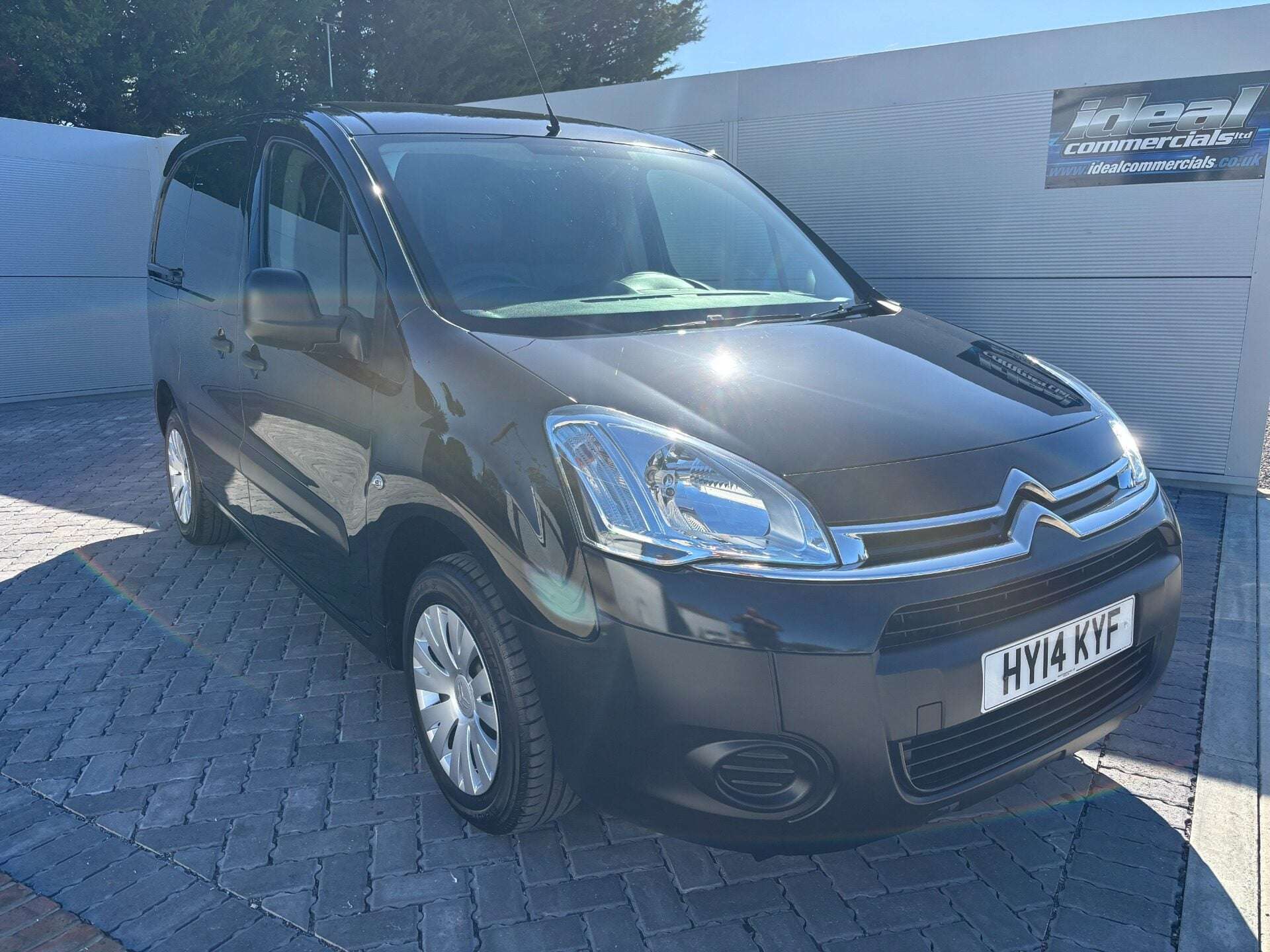 A 2014 CITROEN BERLINGO 850 Enterprise L1 90ps Hdi Panel Van - Twin Side Doors A 2014 CITROEN BERLINGO 850 Enterprise L1 90ps Hdi Panel Van - Twin Side Doors