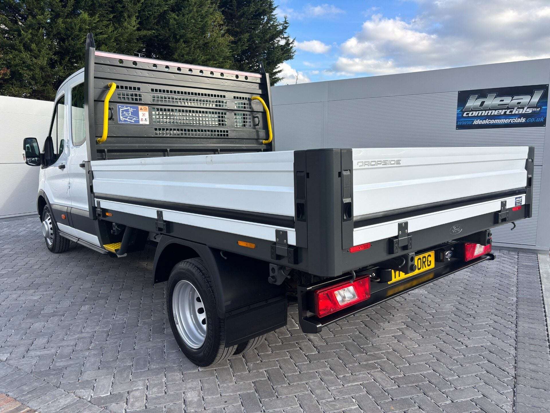 A 2020 FORD TRANSIT 350 Drw L3 130 ps Crew Cab Dropside Truck A 2020 FORD TRANSIT 350 Drw L3 130 ps Crew Cab Dropside Truck