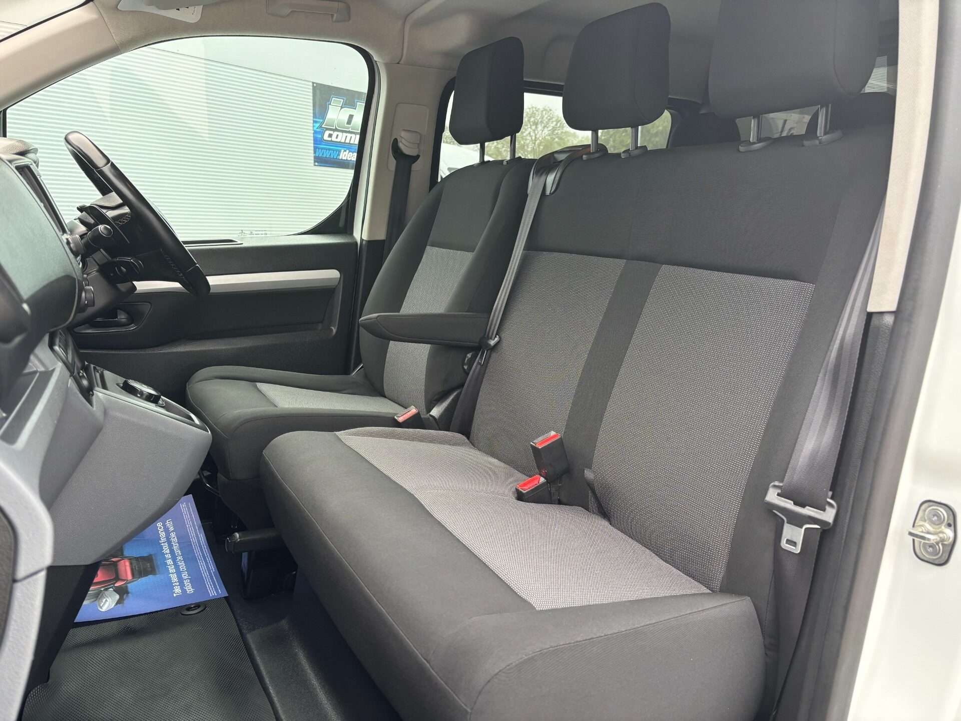 A 2020 PEUGEOT EXPERT Ashpahlt L1 180 ps Automatic BlueHDi Crew Van - Tailgate A 2020 PEUGEOT EXPERT Ashpahlt L1 180 ps Automatic BlueHDi Crew Van - Tailgate
