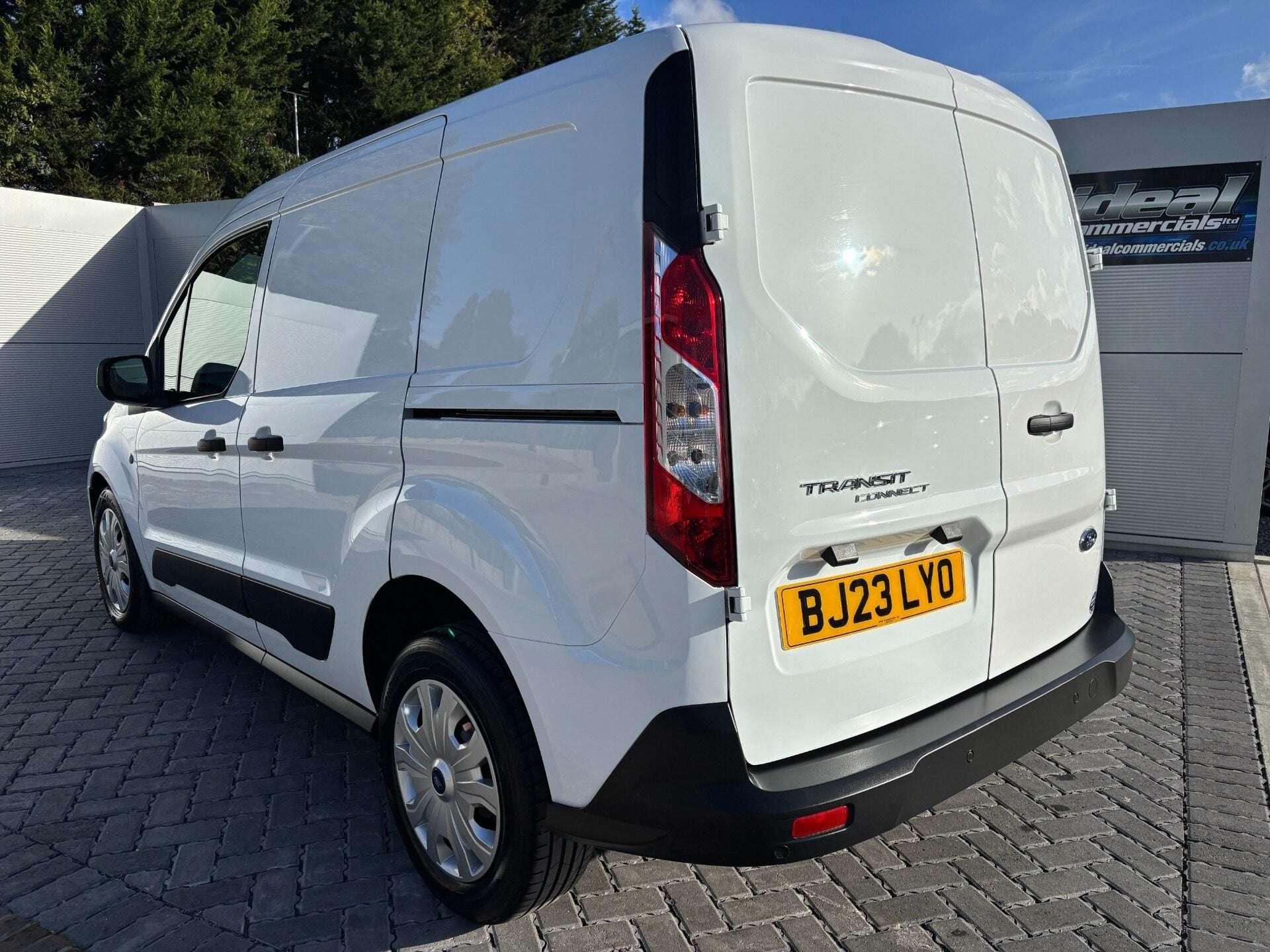 A 2023 FORD TRANSIT CONNECT 240 L1 Trend 100 ps Panel Van - Air Con A 2023 FORD TRANSIT CONNECT 240 L1 Trend 100 ps Panel Van - Air Con