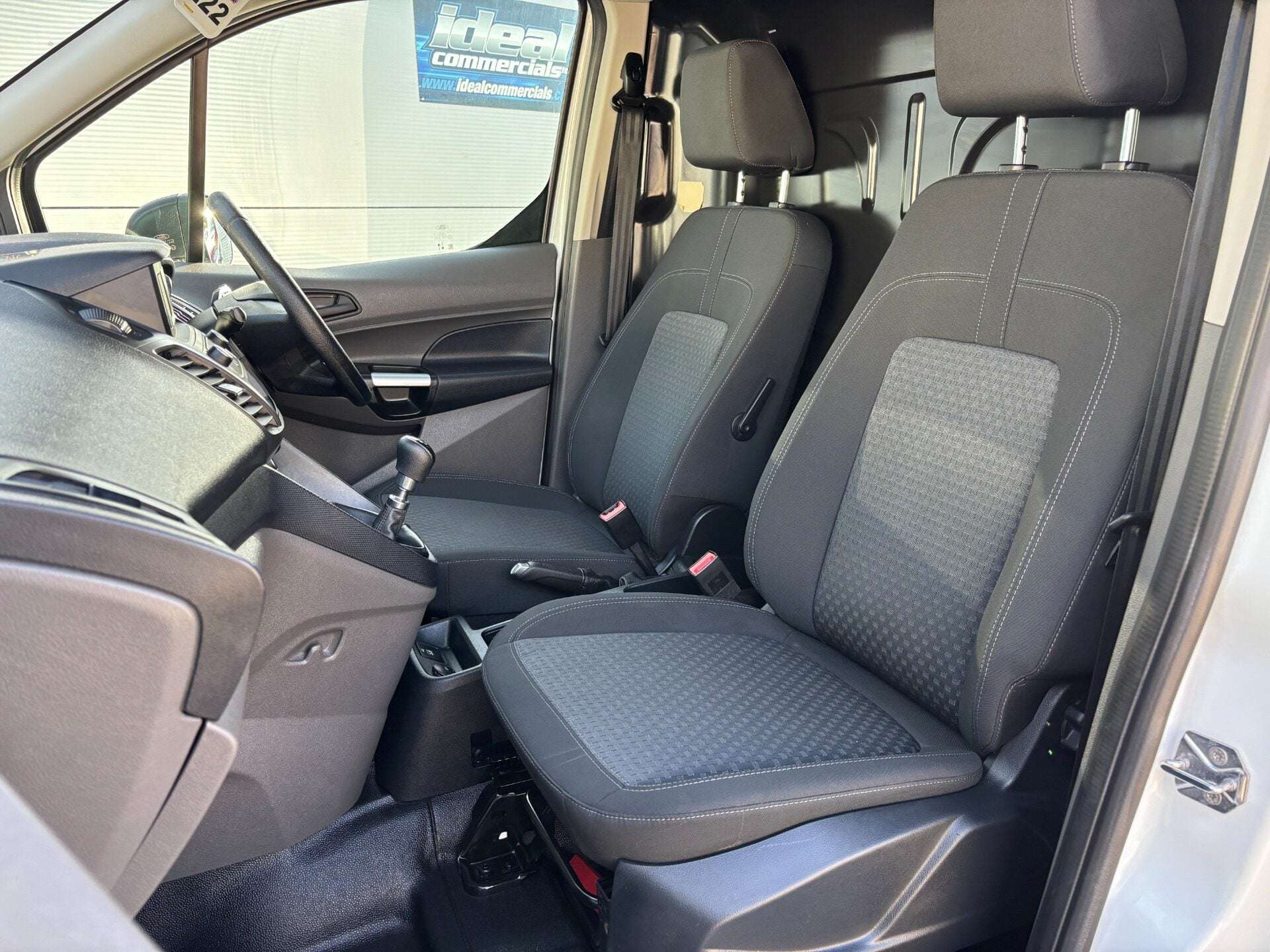 A 2023 FORD TRANSIT CONNECT 240 L1 Trend 100 ps Panel Van - Air Con A 2023 FORD TRANSIT CONNECT 240 L1 Trend 100 ps Panel Van - Air Con