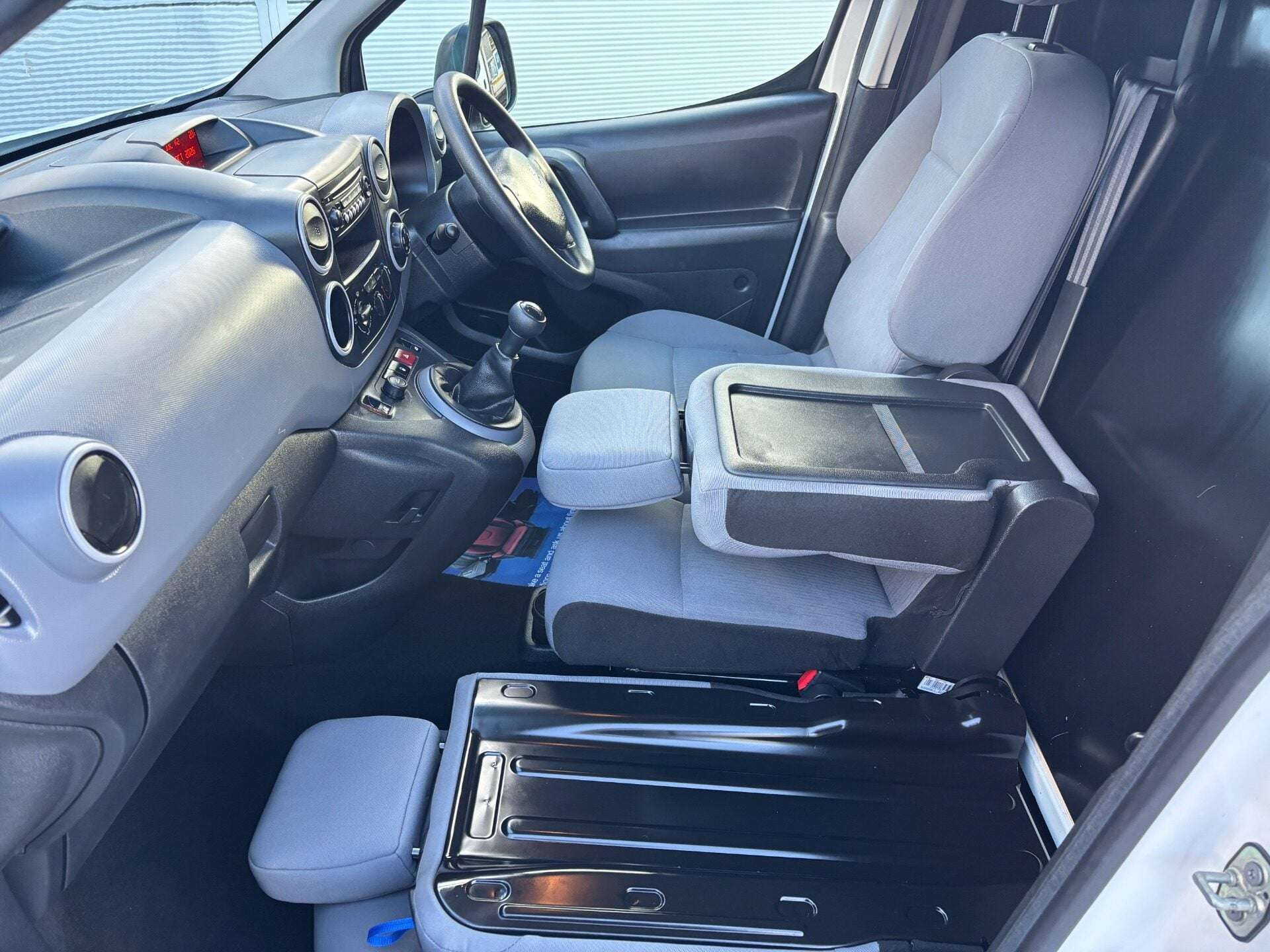 2015 PEUGEOT PARTNER 2015 PEUGEOT PARTNER