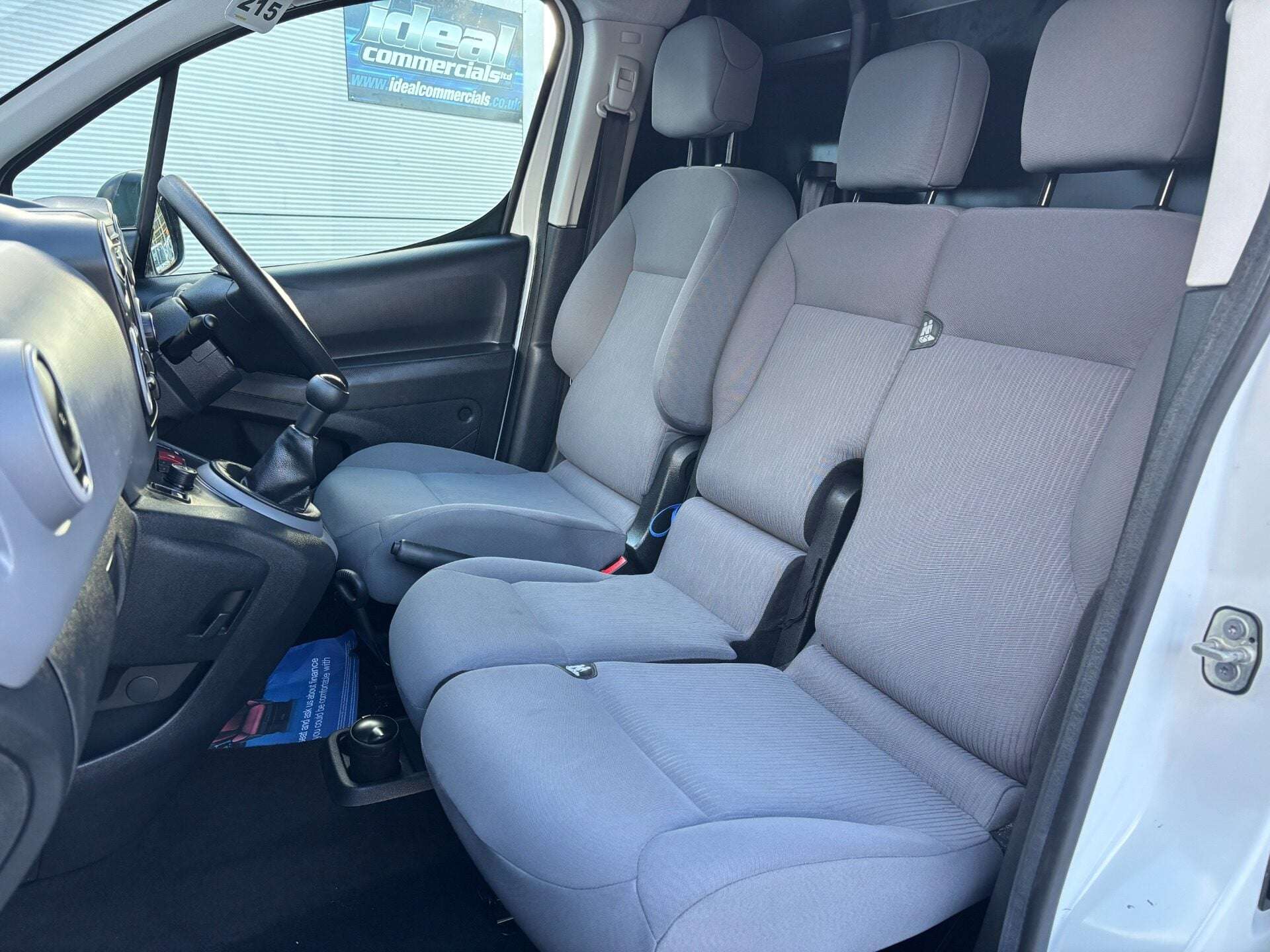 A 2015 PEUGEOT PARTNER 850 L1 SE ATV 90 ps Hdi Panel Van A 2015 PEUGEOT PARTNER 850 L1 SE ATV 90 ps Hdi Panel Van