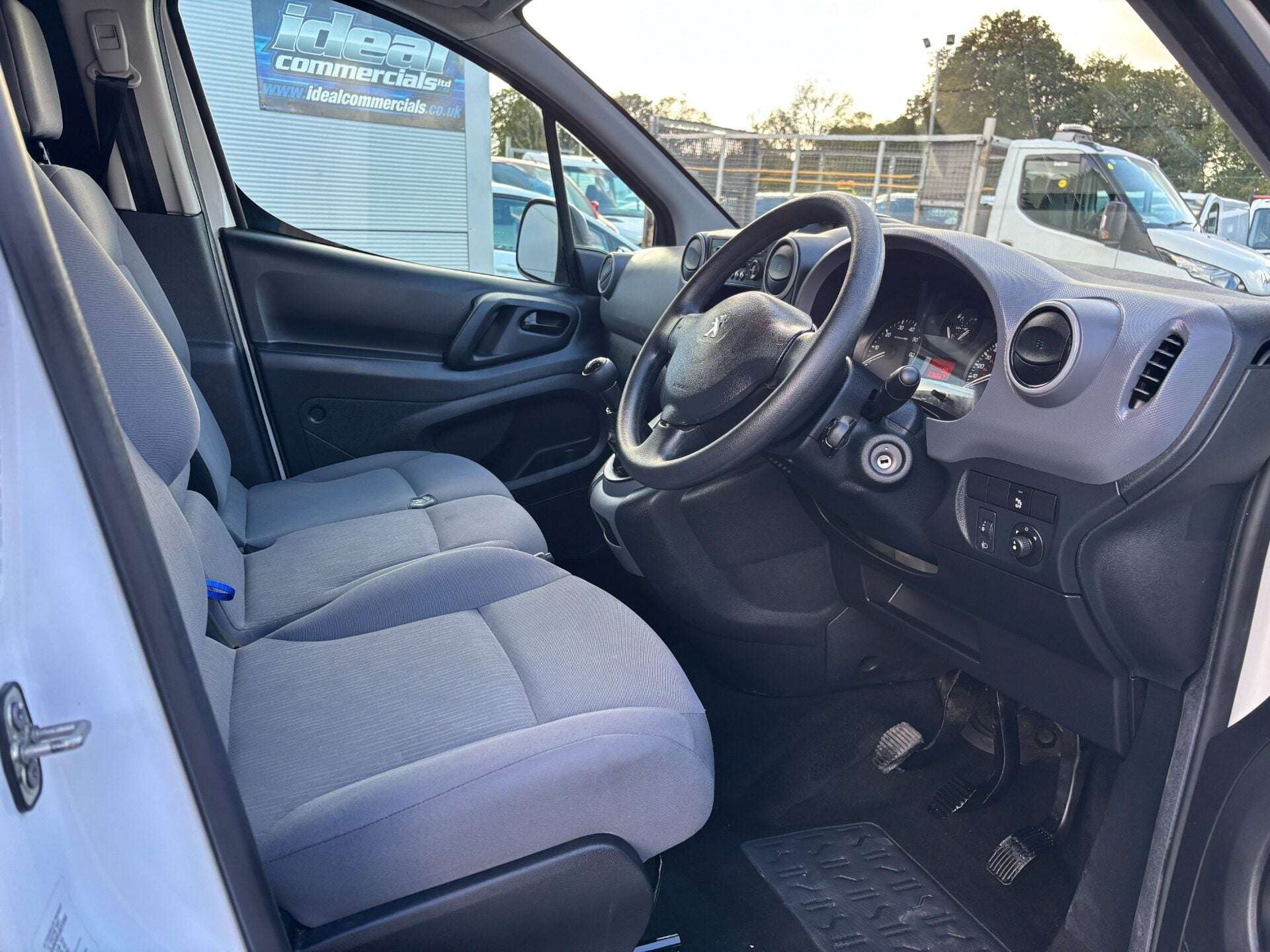 2015 PEUGEOT PARTNER 2015 PEUGEOT PARTNER
