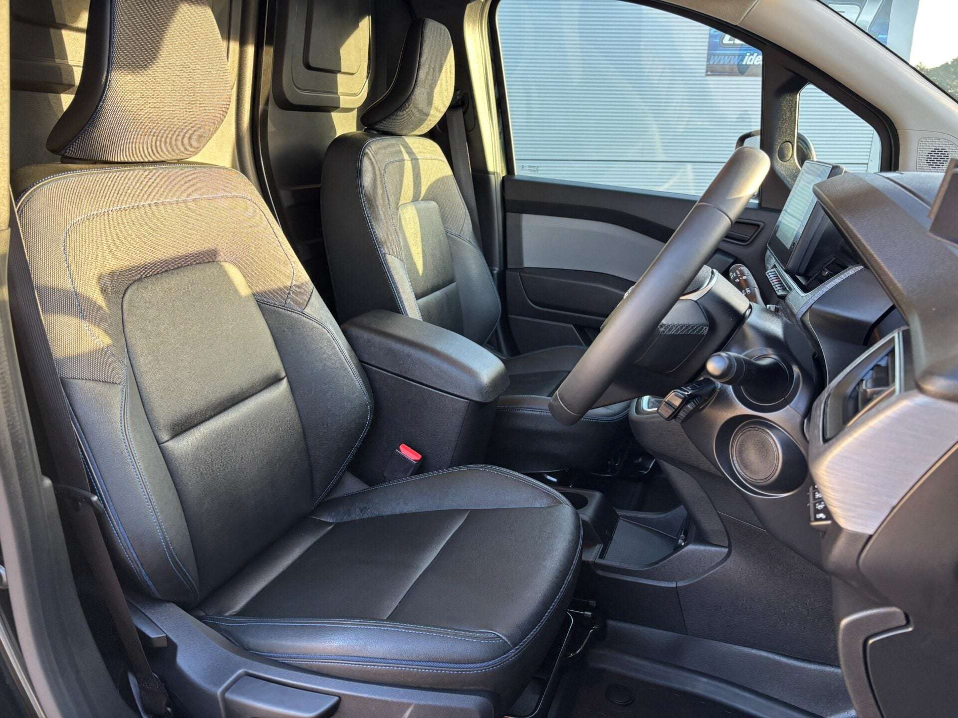 A 2025 NISSAN TOWNSTAR Tekna Plus L1 Panel Van A 2025 NISSAN TOWNSTAR Tekna Plus L1 Panel Van