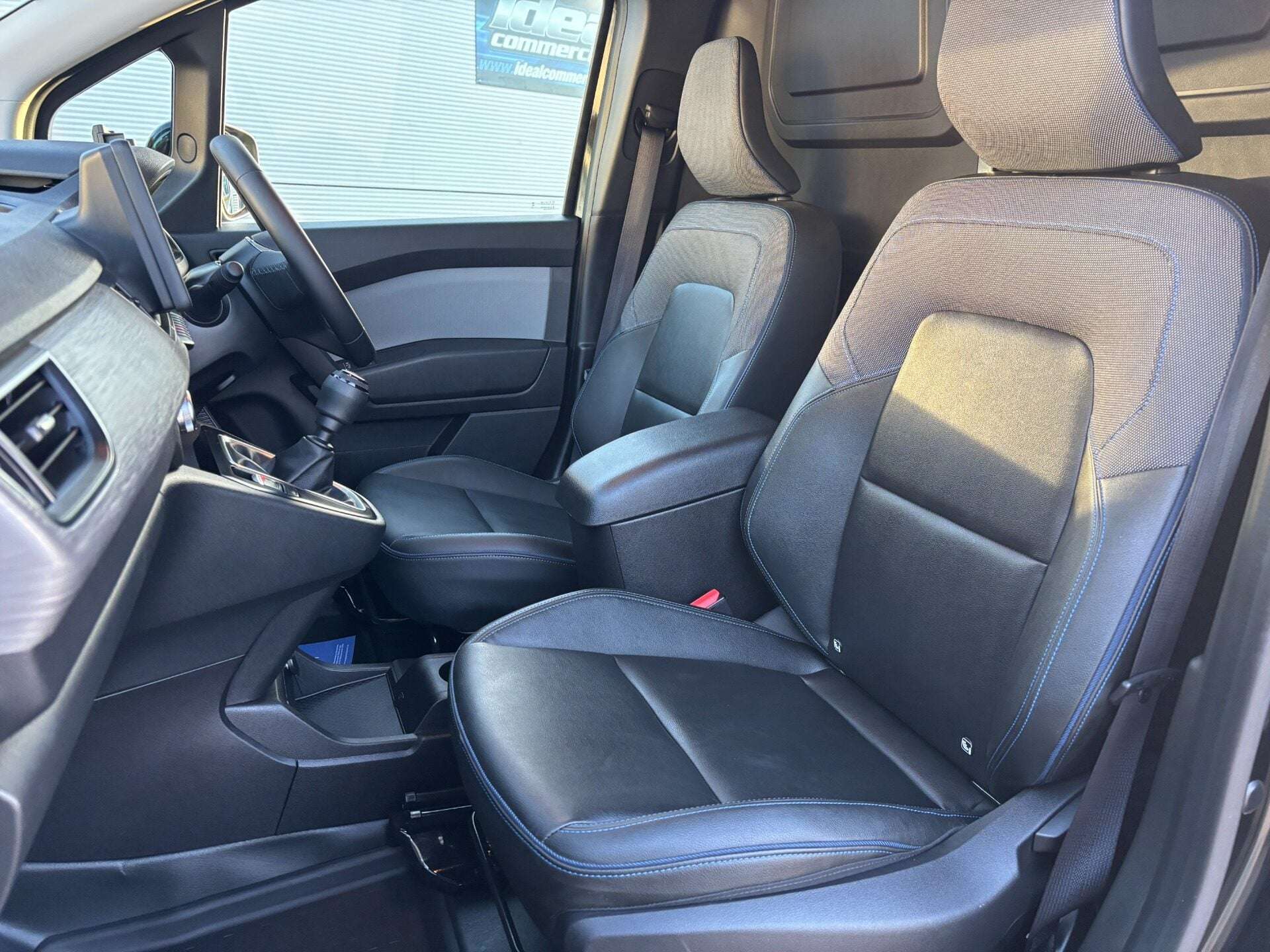 A 2025 NISSAN TOWNSTAR Tekna Plus L1 Panel Van A 2025 NISSAN TOWNSTAR Tekna Plus L1 Panel Van