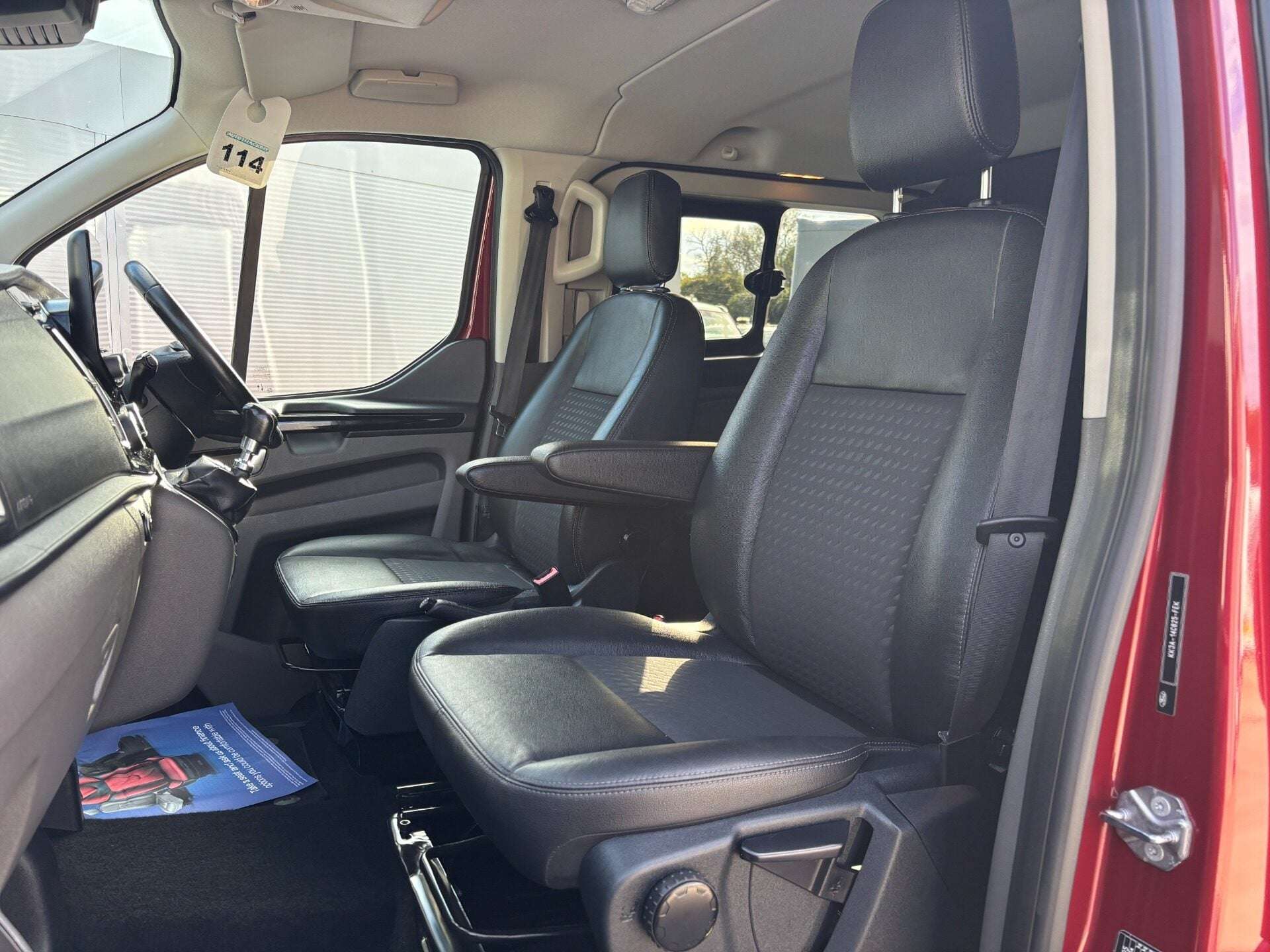 A 2021 FORD TRANSIT CUSTOM 320 L1 Sport 185 ps DCIV A 2021 FORD TRANSIT CUSTOM 320 L1 Sport 185 ps DCIV
