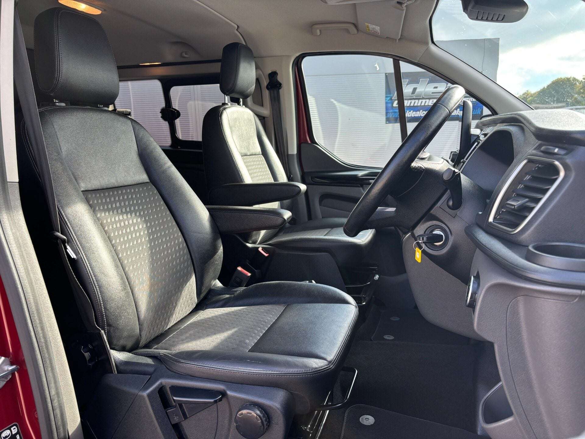 A 2021 FORD TRANSIT CUSTOM 320 L1 Sport 185 ps DCIV A 2021 FORD TRANSIT CUSTOM 320 L1 Sport 185 ps DCIV