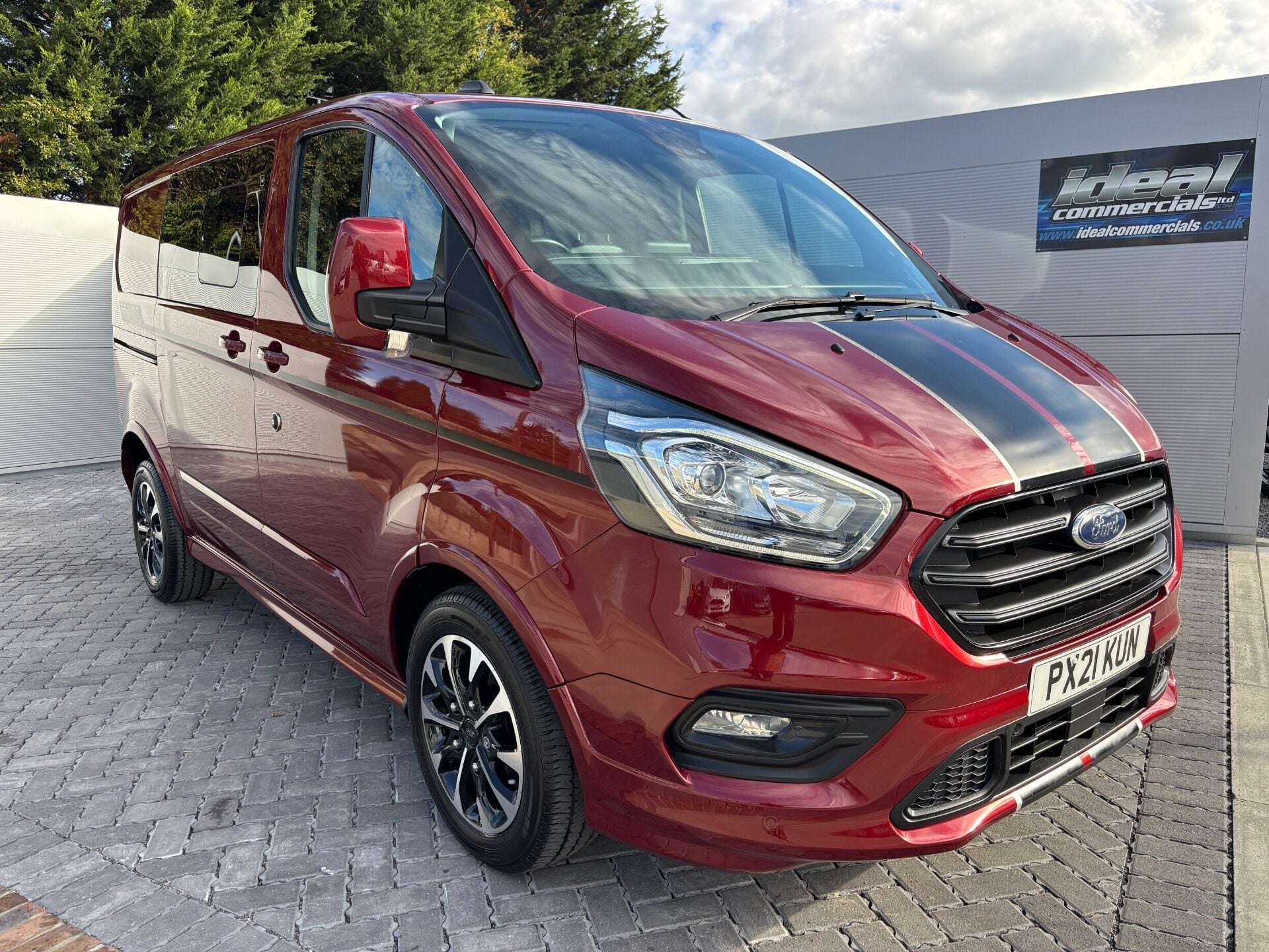 A 2021 FORD TRANSIT CUSTOM 320 L1 Sport 185 ps DCIV A 2021 FORD TRANSIT CUSTOM 320 L1 Sport 185 ps DCIV