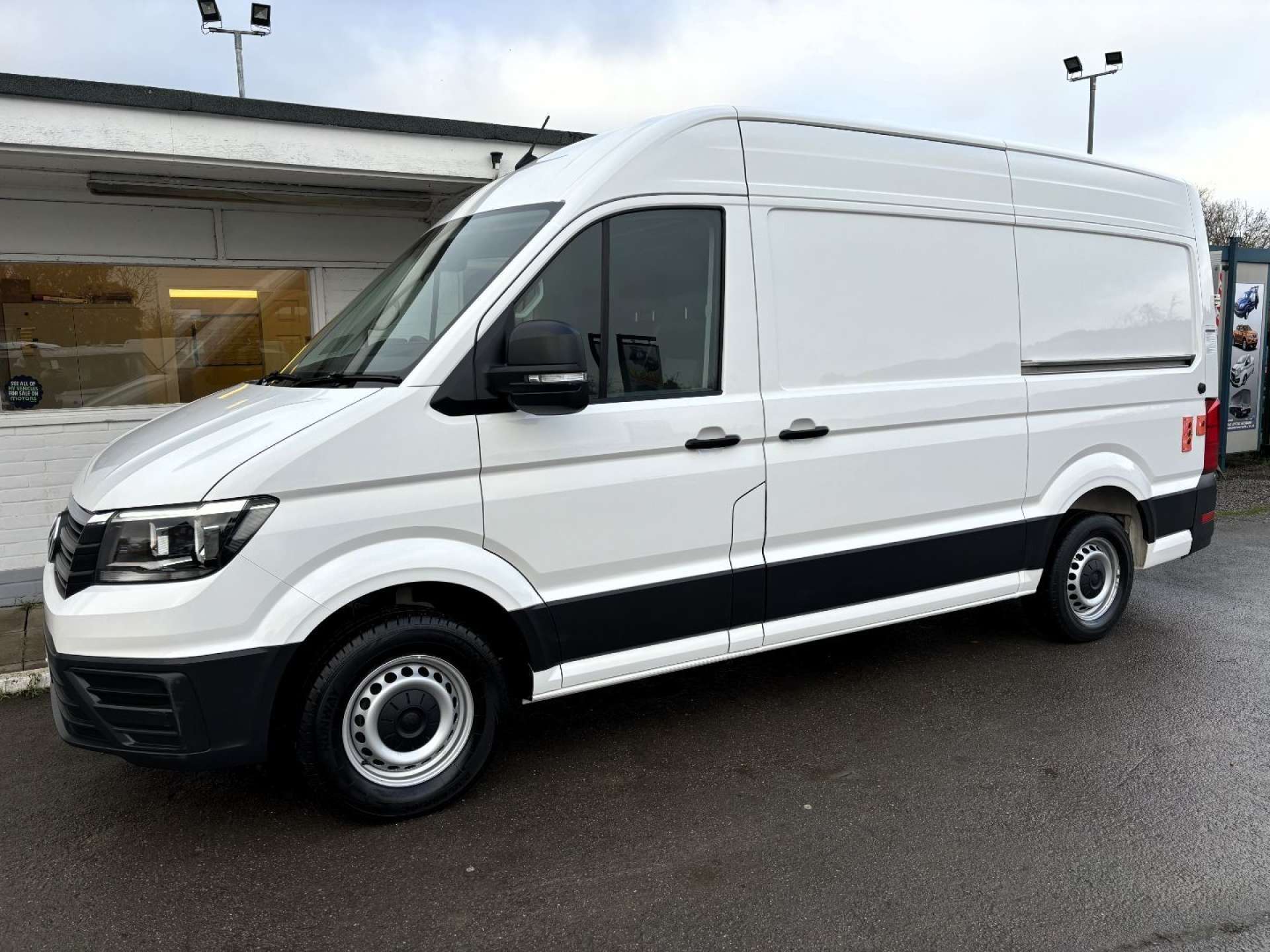 A 2019 VOLKSWAGEN CRAFTER CR35 L2 H2 Trendline 140 ps Tdi with Tail Lift A 2019 VOLKSWAGEN CRAFTER CR35 L2 H2 Trendline 140 ps Tdi with Tail Lift