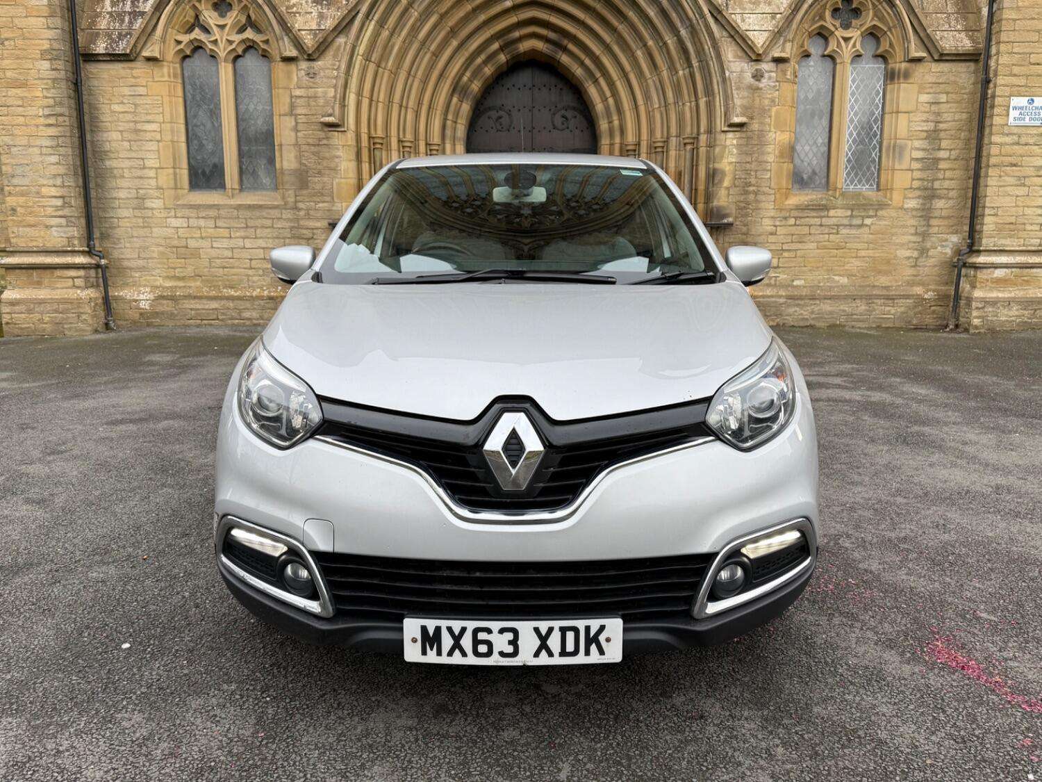 A 2013 RENAULT CAPTUR 1.5 dCi ENERGY Dynamique S MediaNav A 2013 RENAULT CAPTUR 1.5 dCi ENERGY Dynamique S MediaNav