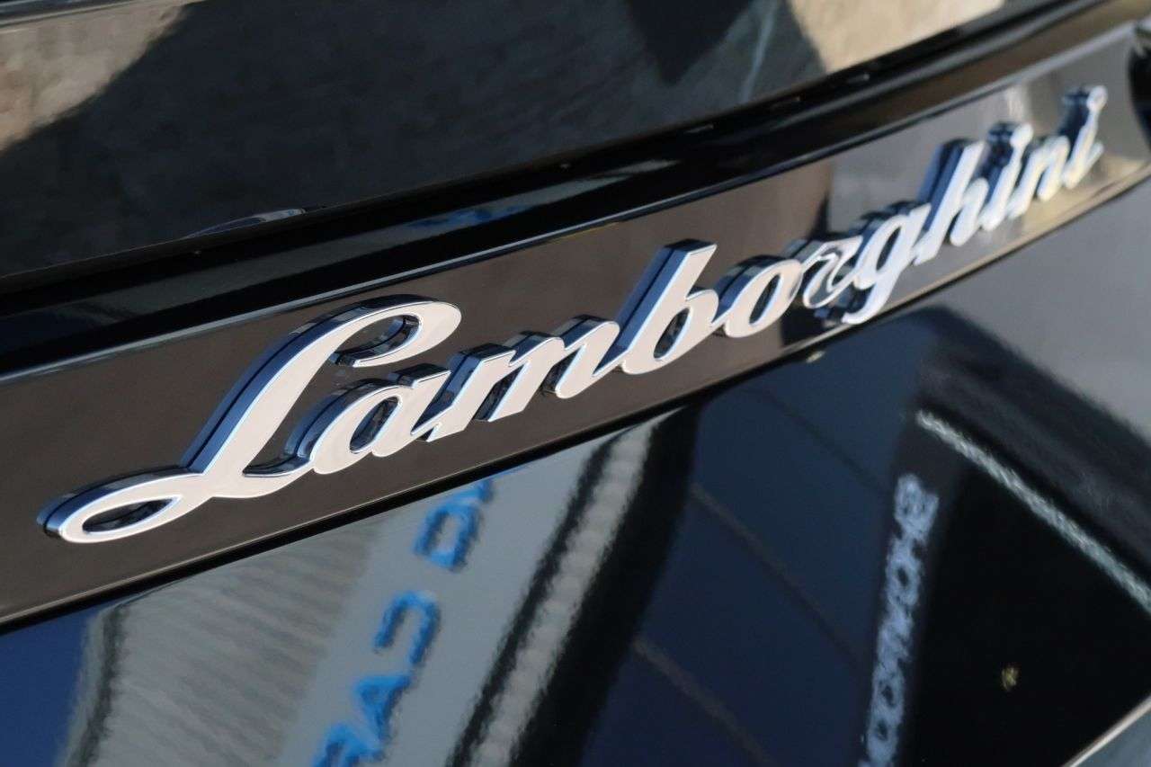 2025 LAMBORGHINI URUS 2025 LAMBORGHINI URUS