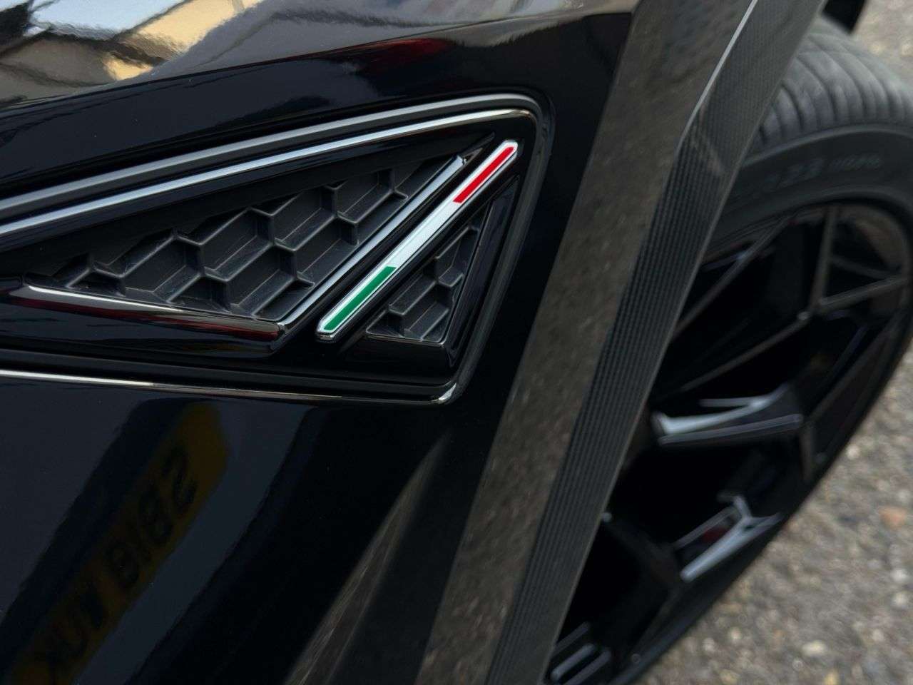 2025 LAMBORGHINI URUS 2025 LAMBORGHINI URUS