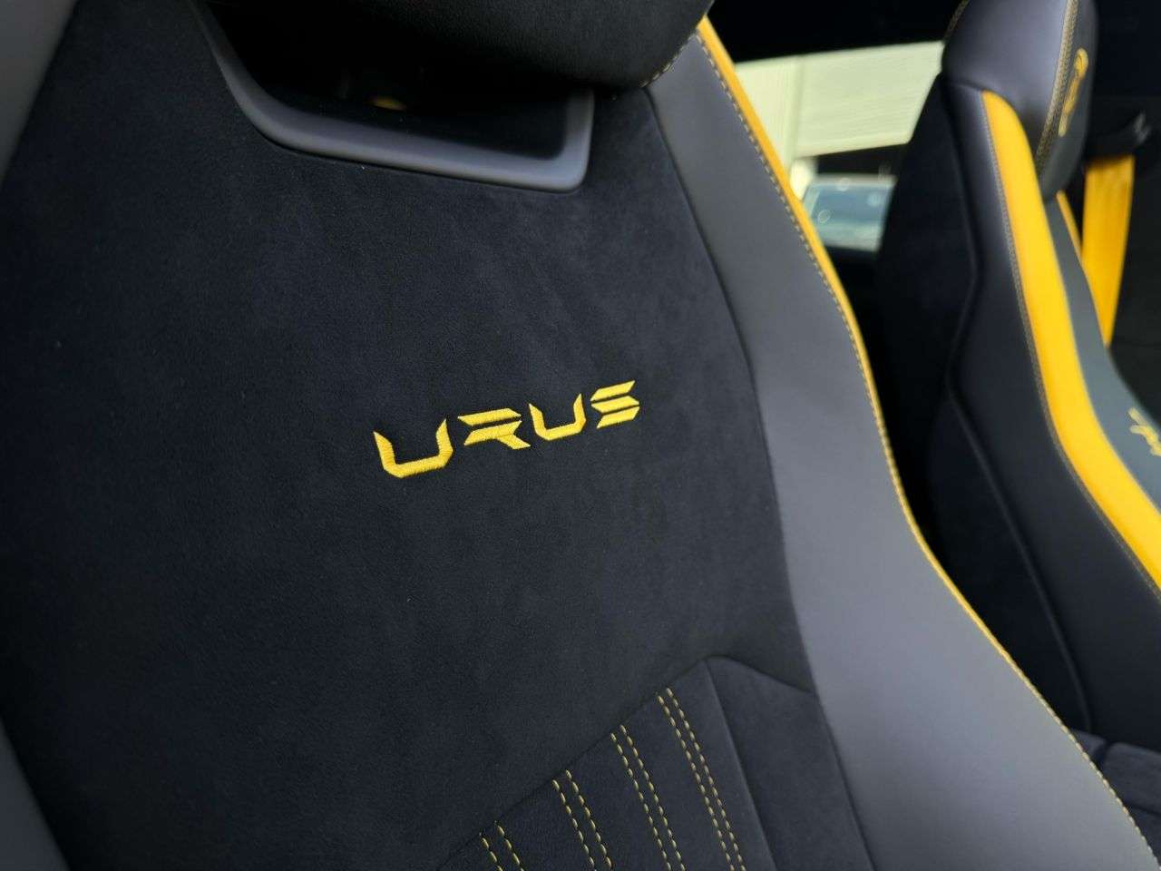 2025 LAMBORGHINI URUS 2025 LAMBORGHINI URUS