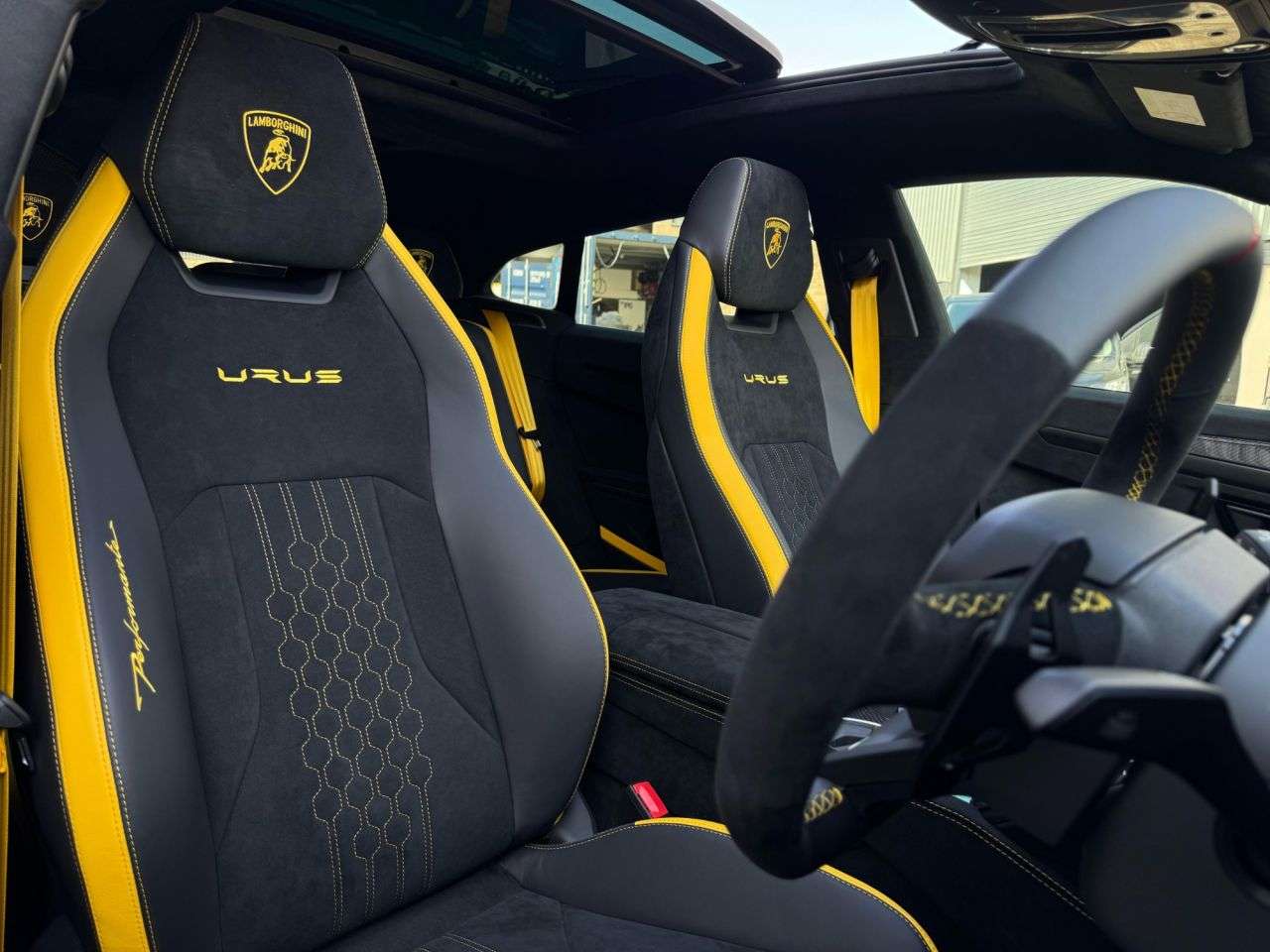 2025 LAMBORGHINI URUS 2025 LAMBORGHINI URUS
