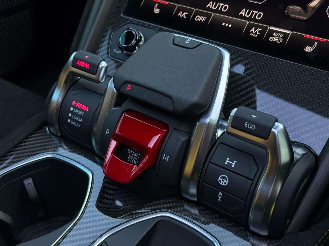 2025 LAMBORGHINI URUS 2025 LAMBORGHINI URUS