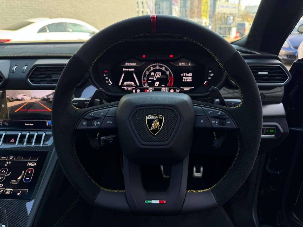 2025 LAMBORGHINI URUS 2025 LAMBORGHINI URUS