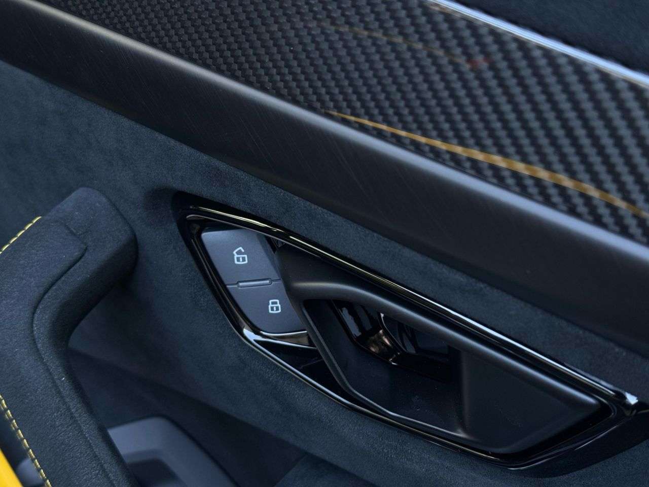 2025 LAMBORGHINI URUS 2025 LAMBORGHINI URUS