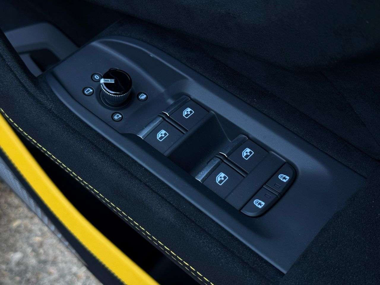 2025 LAMBORGHINI URUS 2025 LAMBORGHINI URUS