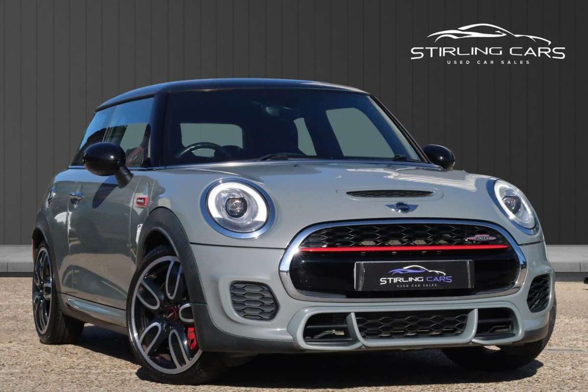 Check out this Mini Hatch 2016 Petrol Automatic