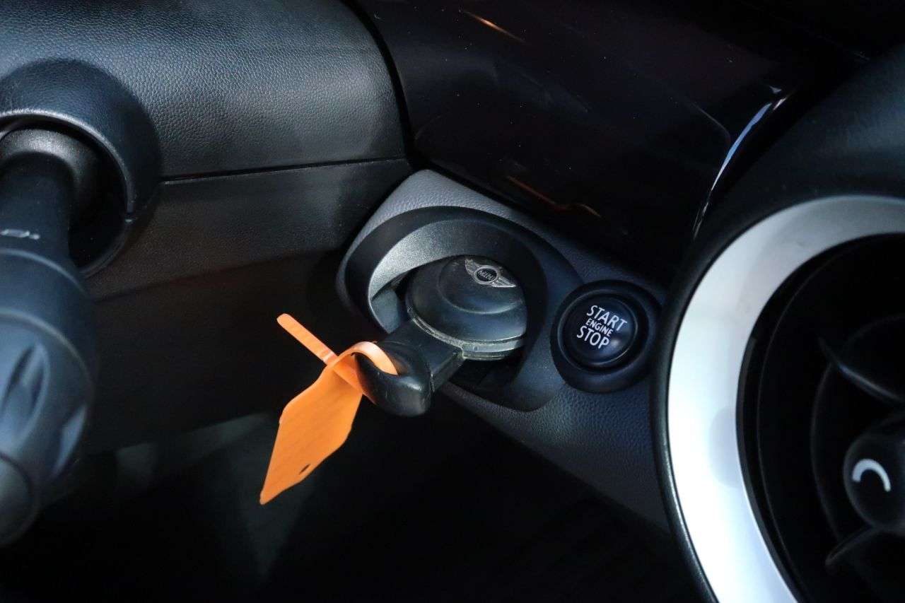 null MINI HATCH null MINI HATCH