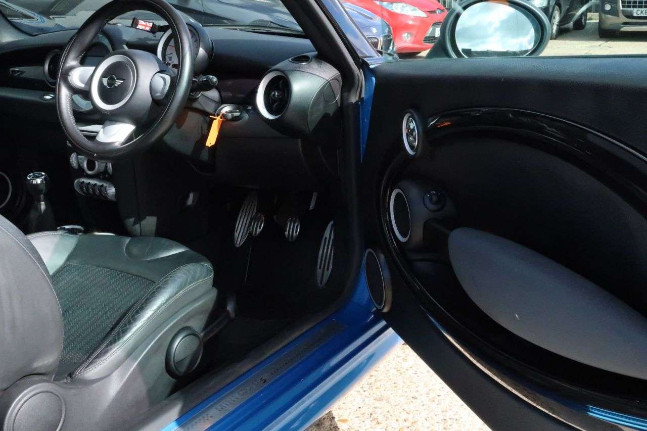 null MINI HATCH null MINI HATCH